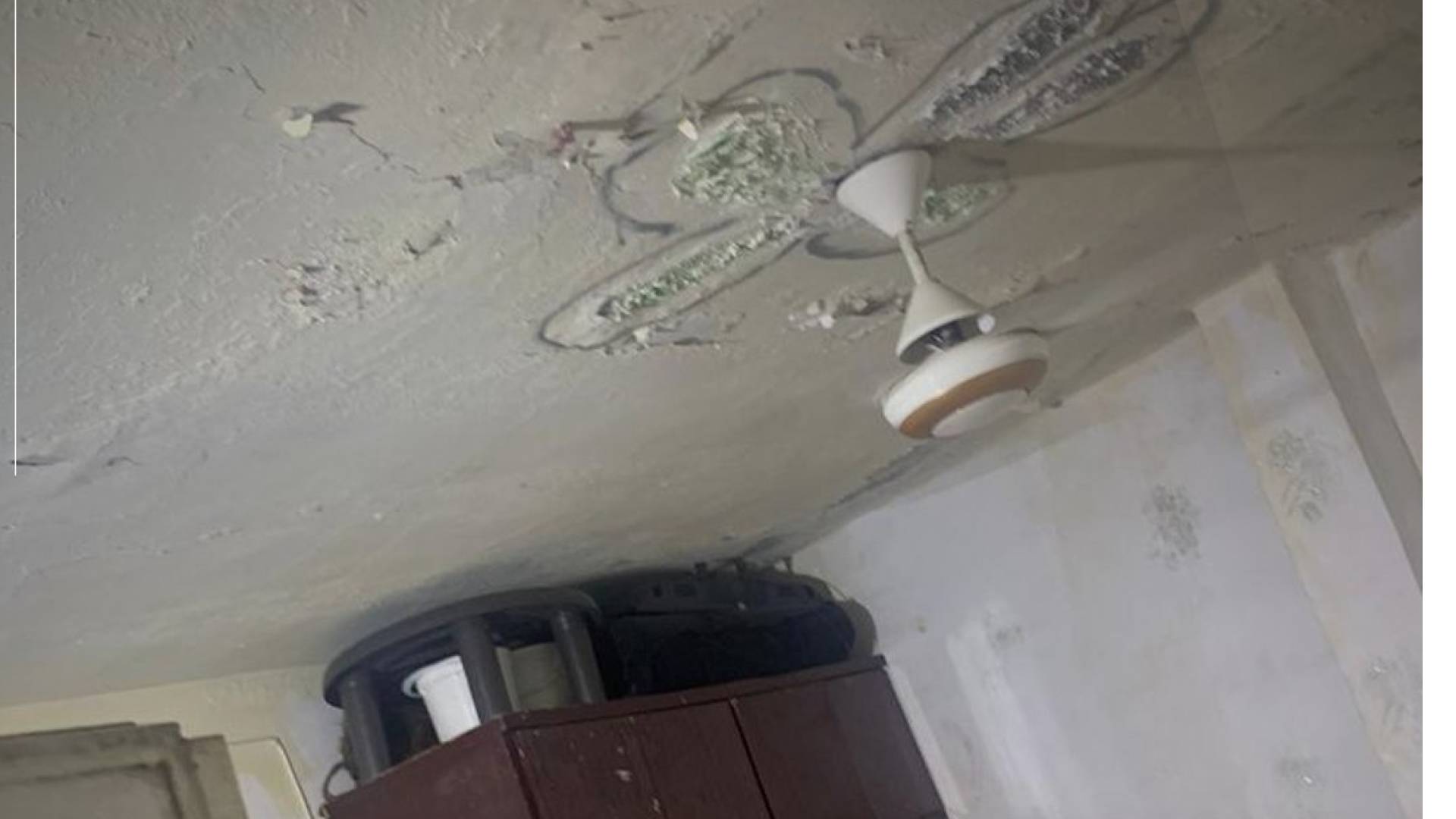 تصدعات في بناية يمخيم إربد