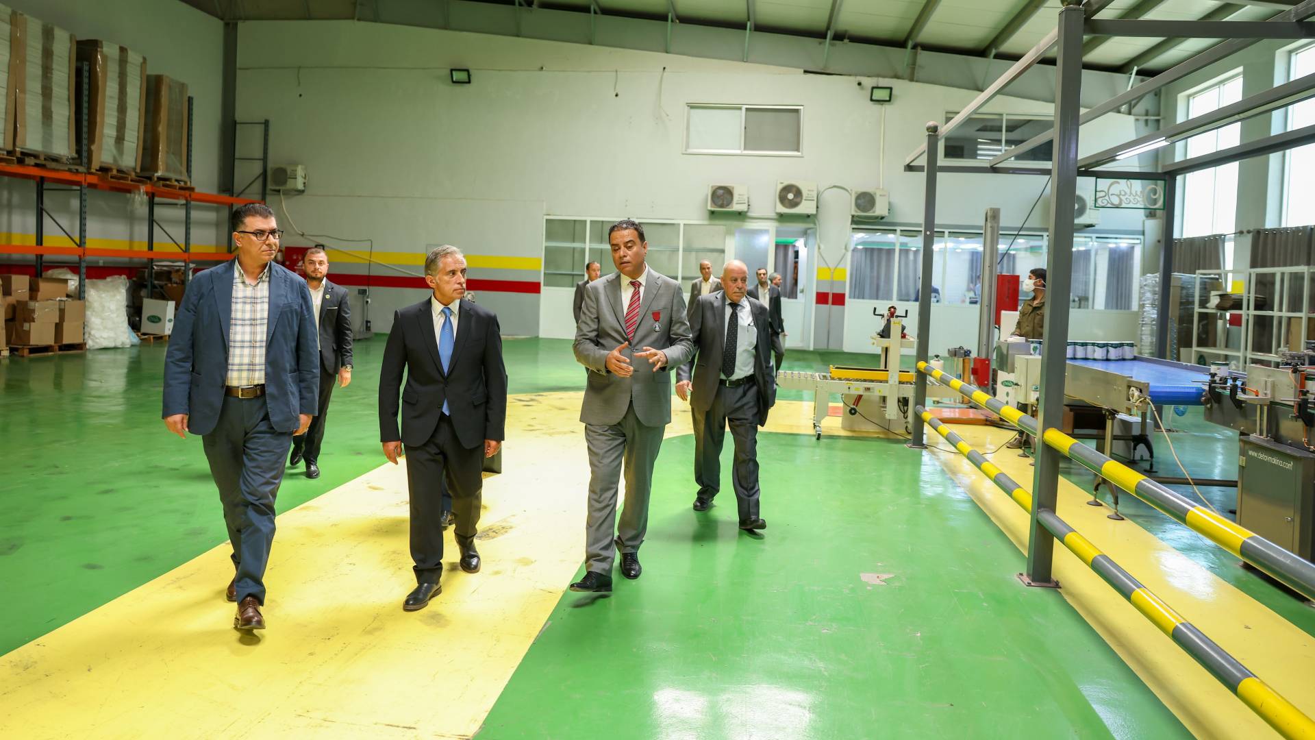 رئيس الوزراء يواصل جولاته الميدانية ويتفقد مشاريع ومواقع خدمية في المفرق والبادية الشمالية