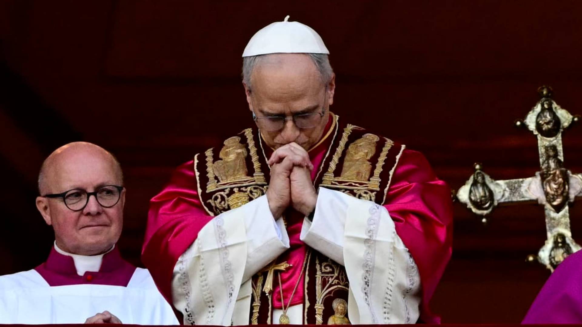 البابا لاون الرابع عشر