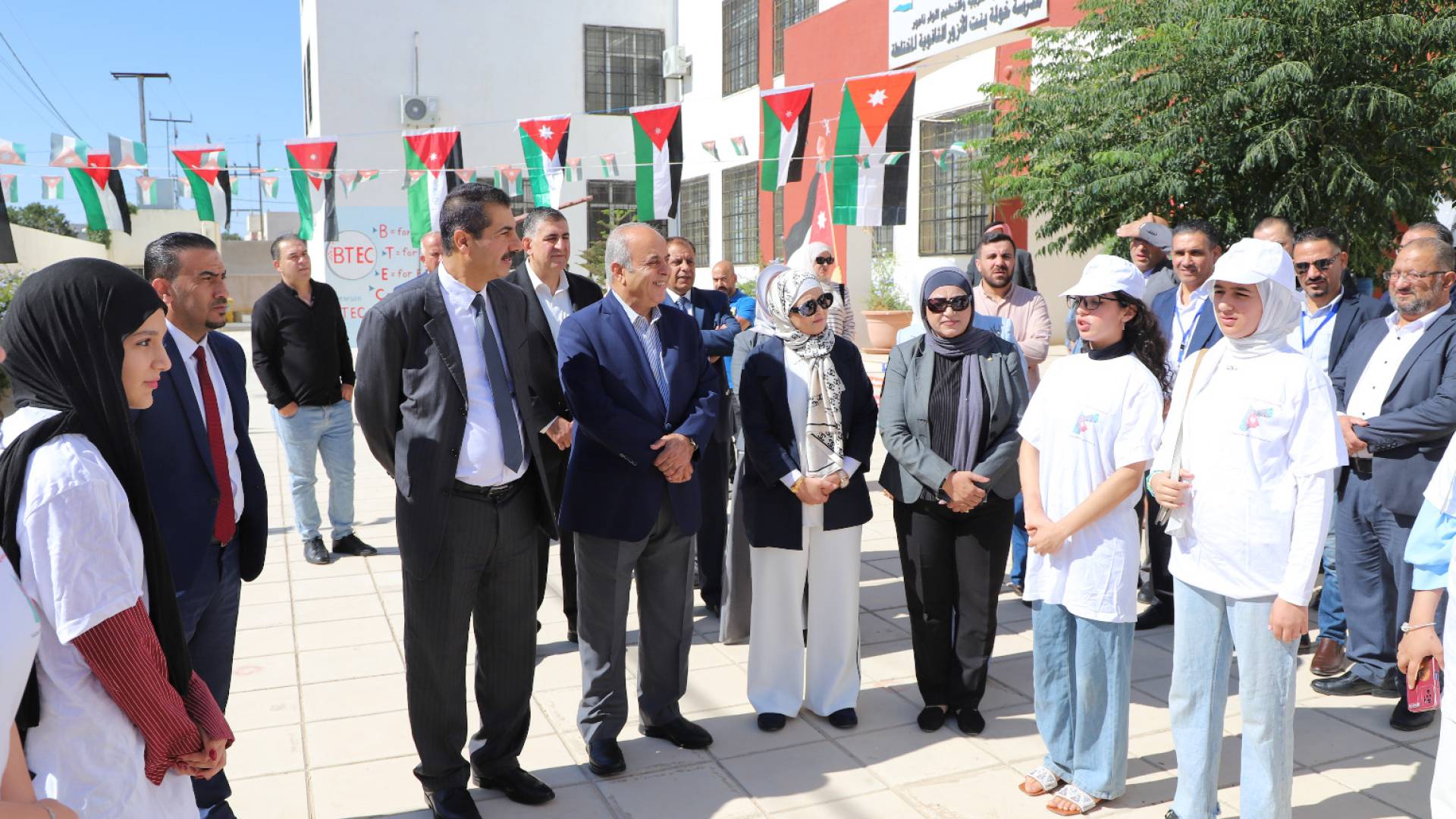 وزير التربية والتعليم عزمي محافظة خلال إطلاق فعاليات البرنامج الوطني الصيفي "بصمة"