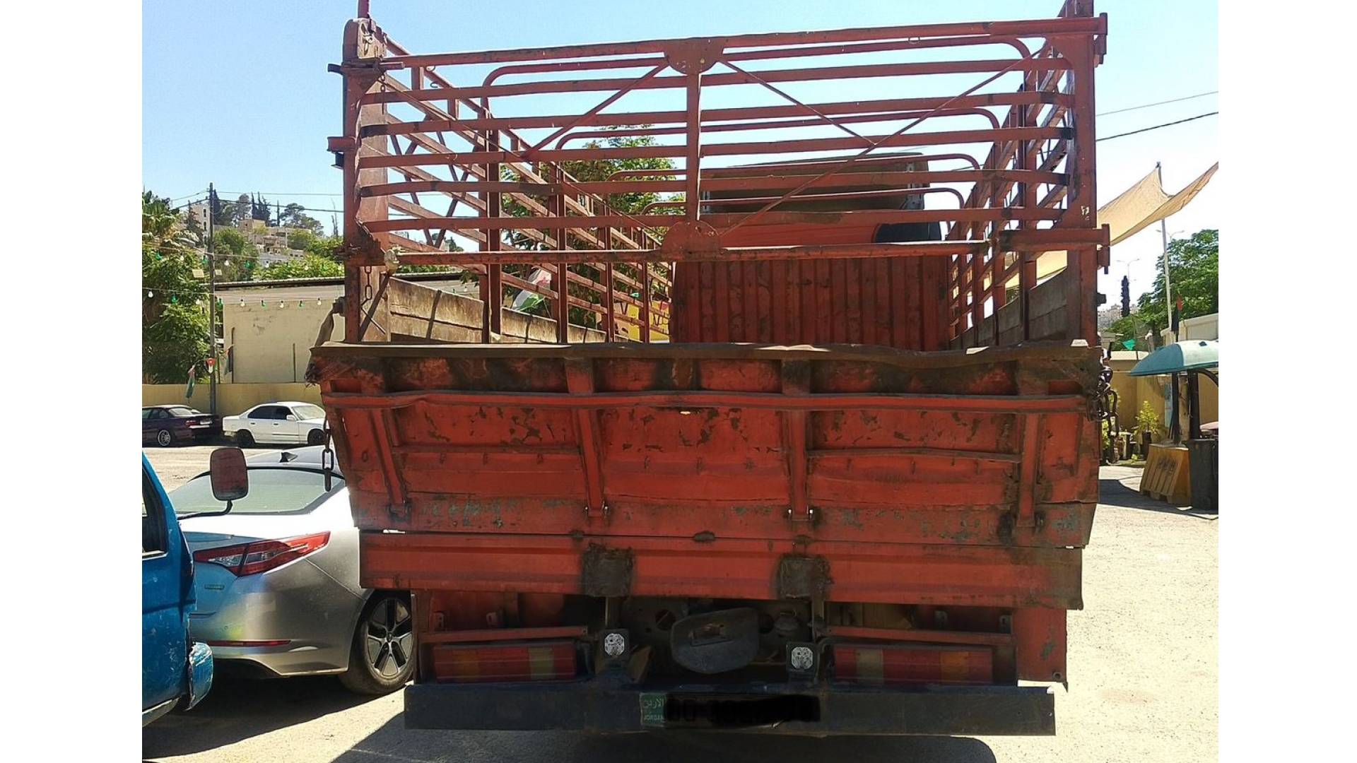 الشاحنة التي تم ضبطها