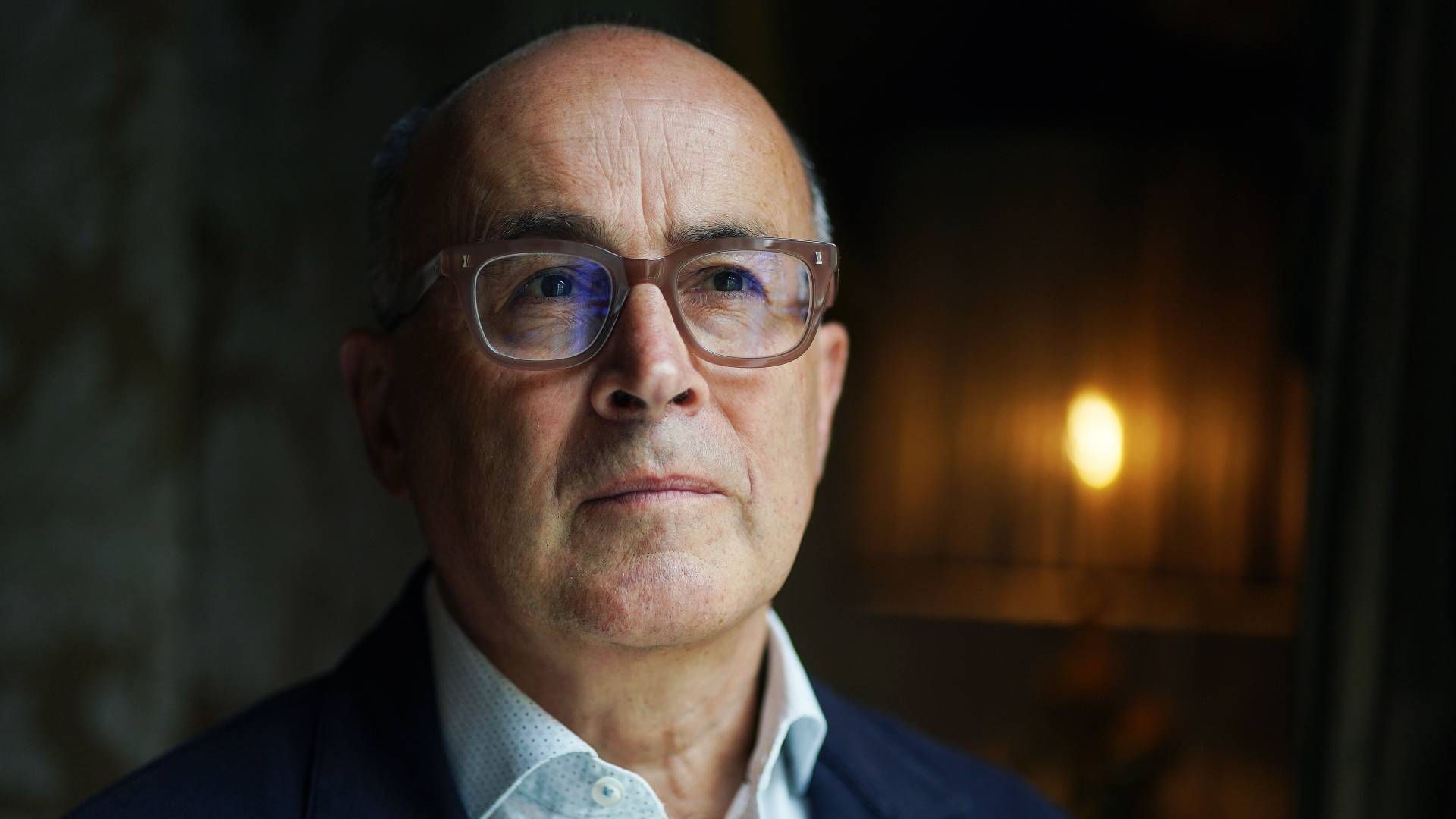 الجراح المتطوع الدكتور نيك ماينارد