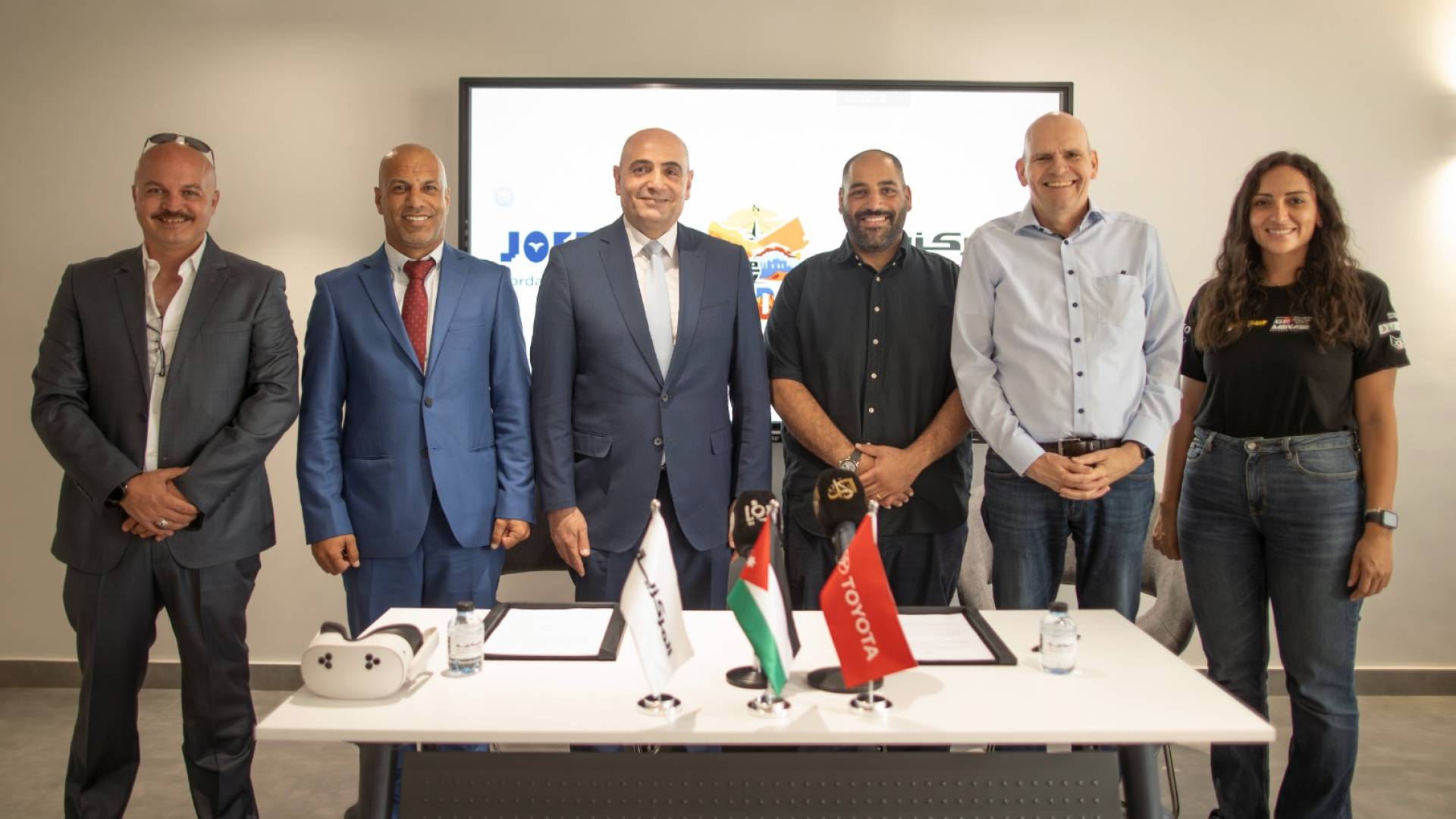 المركزية تويوتا تدعم عبد السلام العجارمة في رحلته نحو المونديال على متن تويوتا لاند كروزر برادو