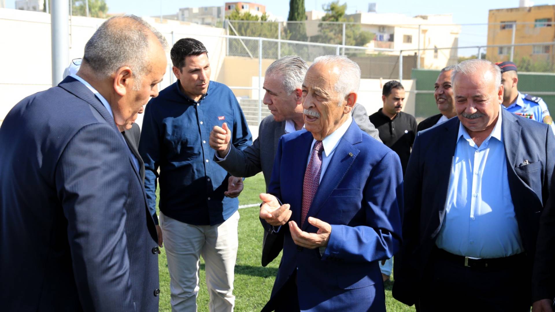 العيسوي أثناء تفقده مشاريع مبادرات ملكية في محافظة مأدبا