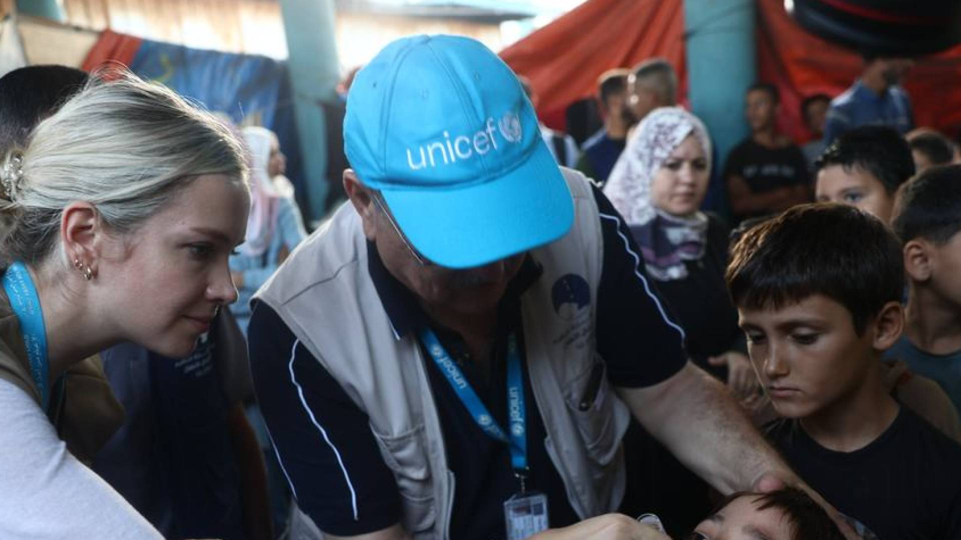 اليونسيف تنفذ حملة تطعيم لاطفال غزة ضد شلل الاطفال
