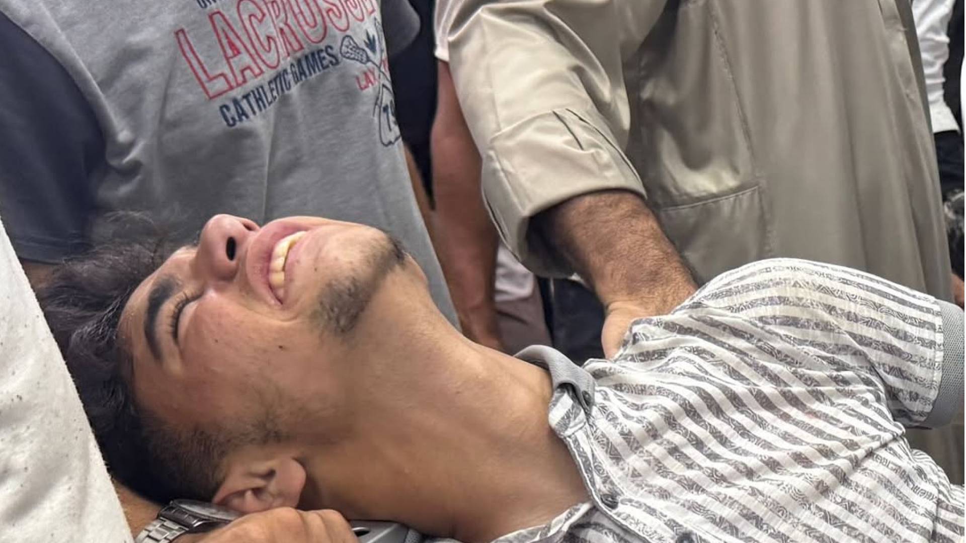 الناشط عبود بطاح بعد إصابته