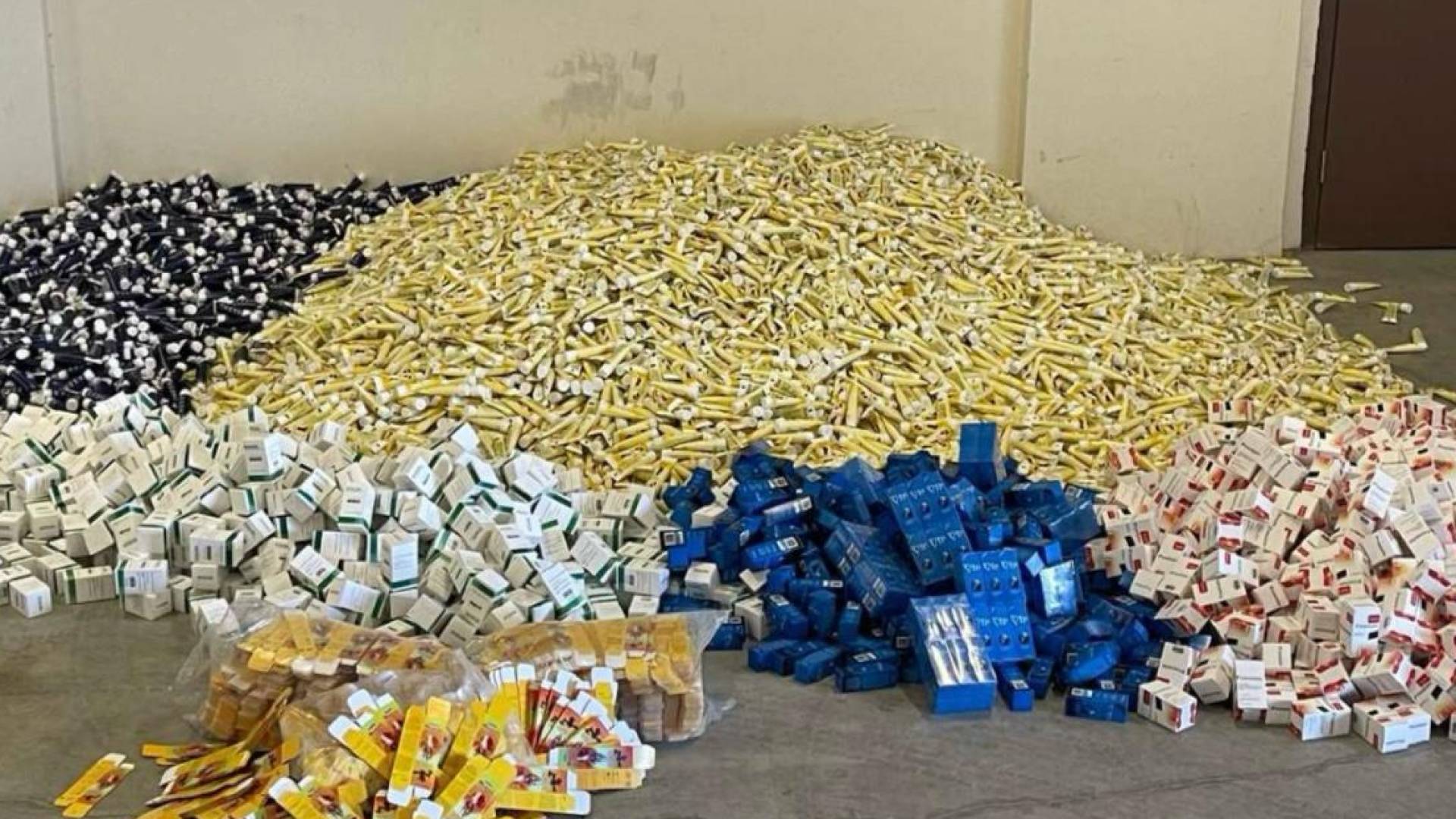 ضبط معمل غير مرخّص يقوم بتصنيع أدوية مقلدة