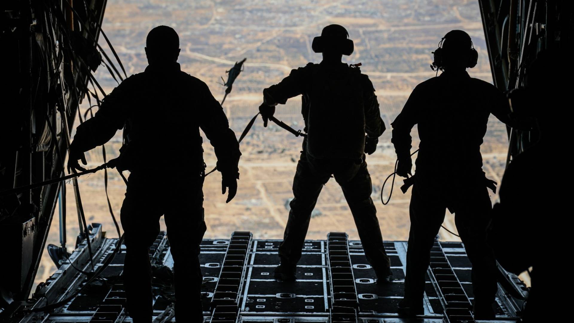 القوات المسلحة الأردنية تنفذ إنزالات جوية جديدة لمساعدات إنسانية على قطاع غزة