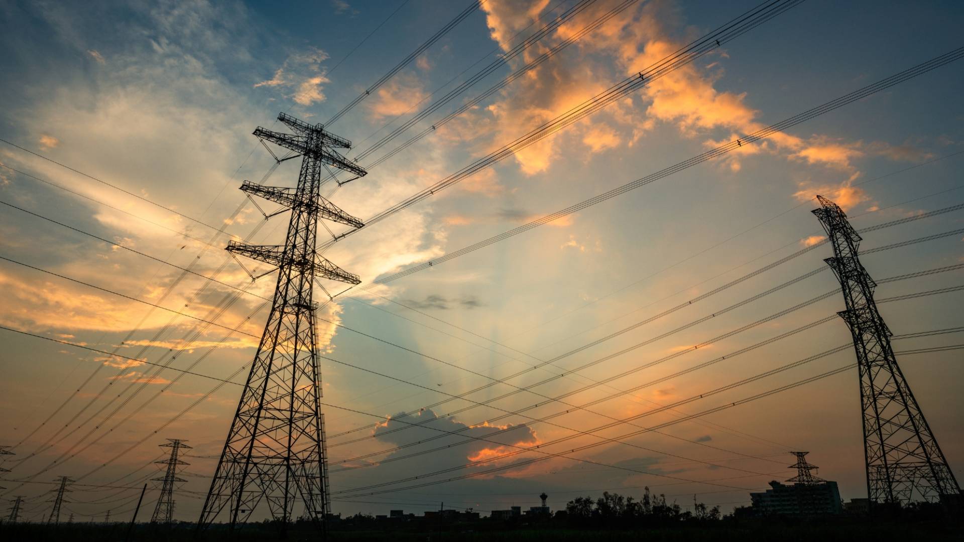 أعمدة كهرباء