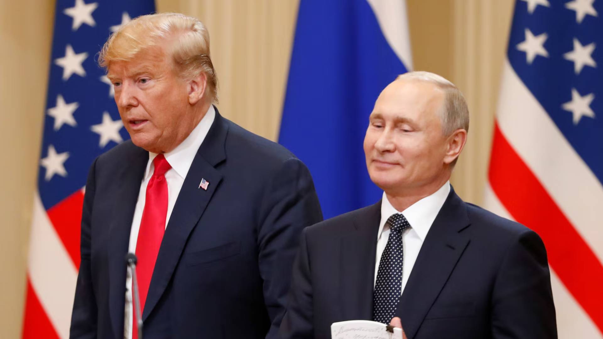 الرئيس الروسي فلاديمير بوتين ونظيره الأمريكي دونالد ترمب