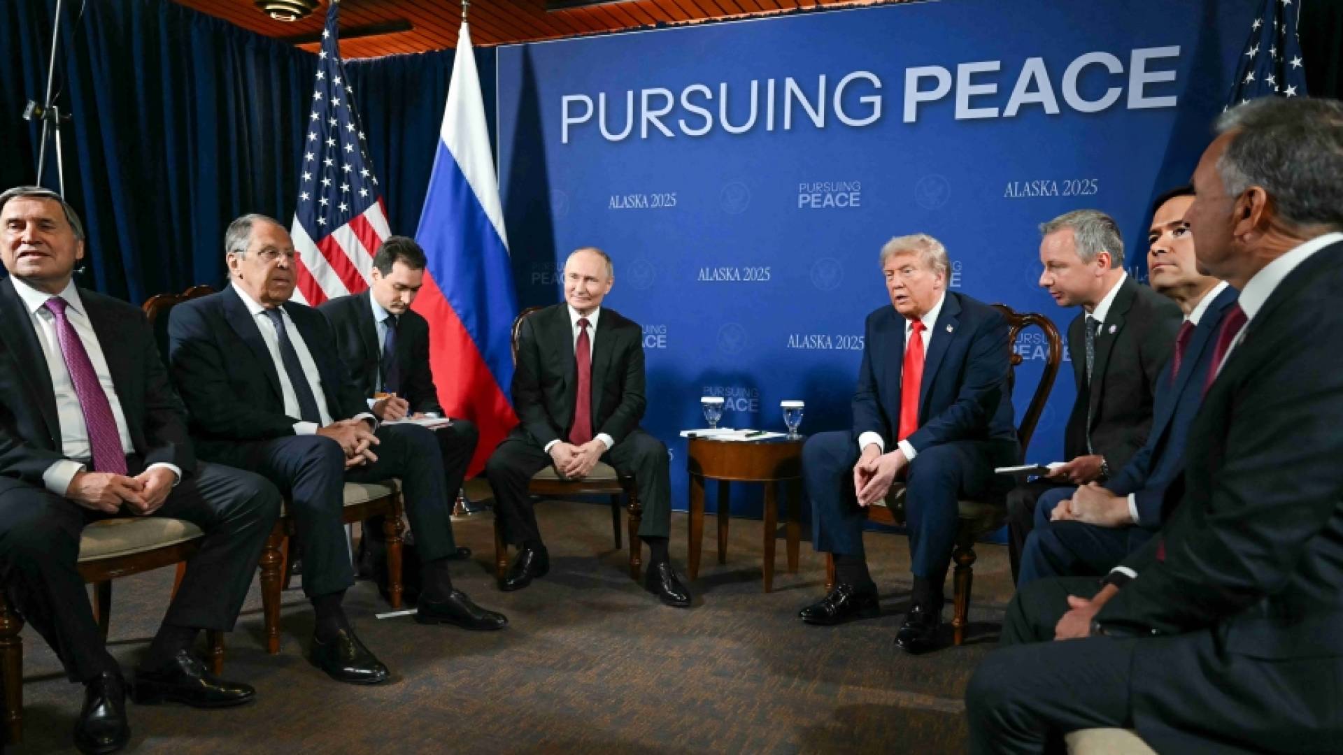 انطلاق قمة الرئيسان ترمب وبوتين في ألاسكا