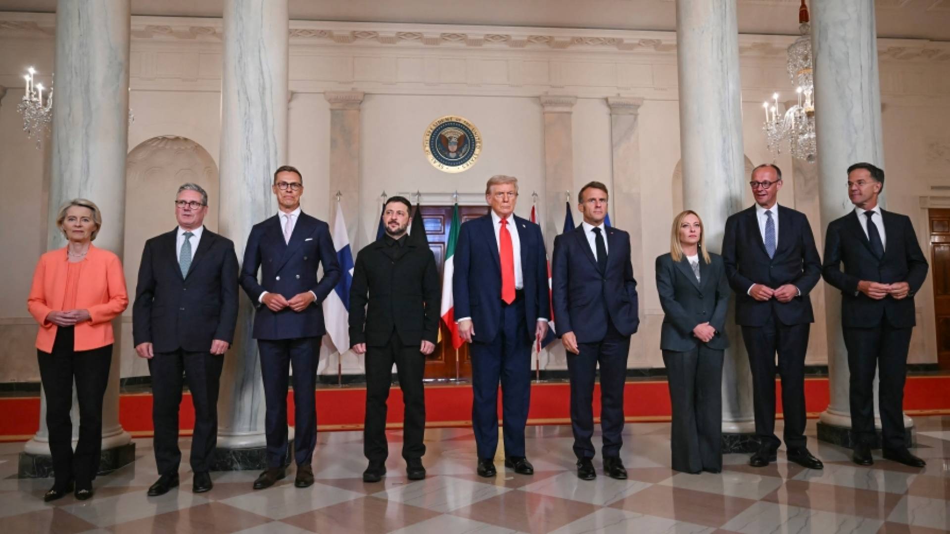 ترمب وزيلينسكي وقادة أوروبيون يبحثون في البيت الأبيض وقف القتال وتحقيق السلام في أوكرانيا