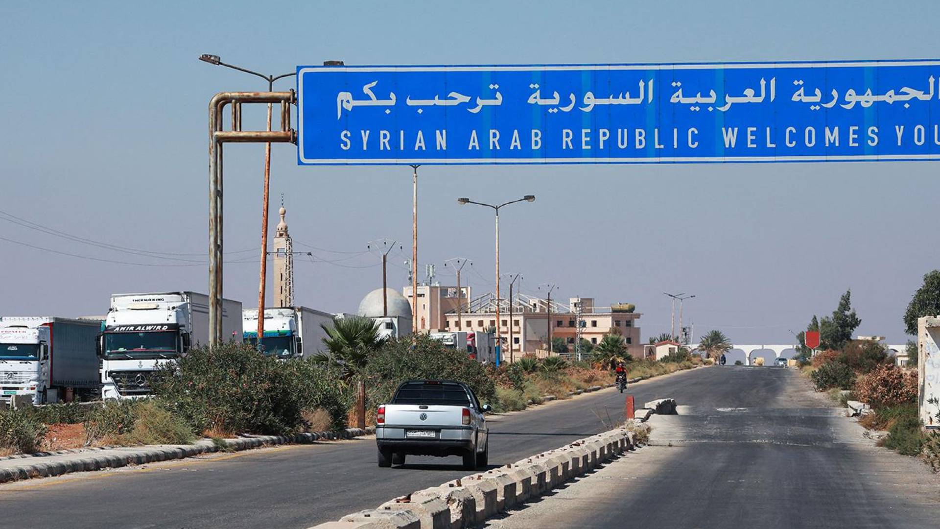 وزارة الخارجية: متابعة وفاة أردني وإصابة 4 من عائلته إثر حادث على طريق درعا في سوريا