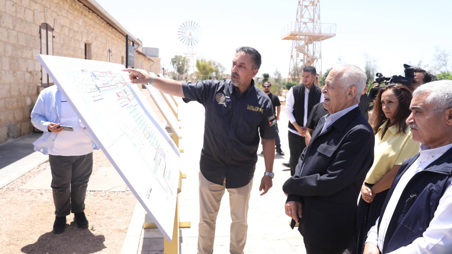 رئيس الديوان الملكي يتفقد مشاريع مبادرات ملكية في محافظة معان