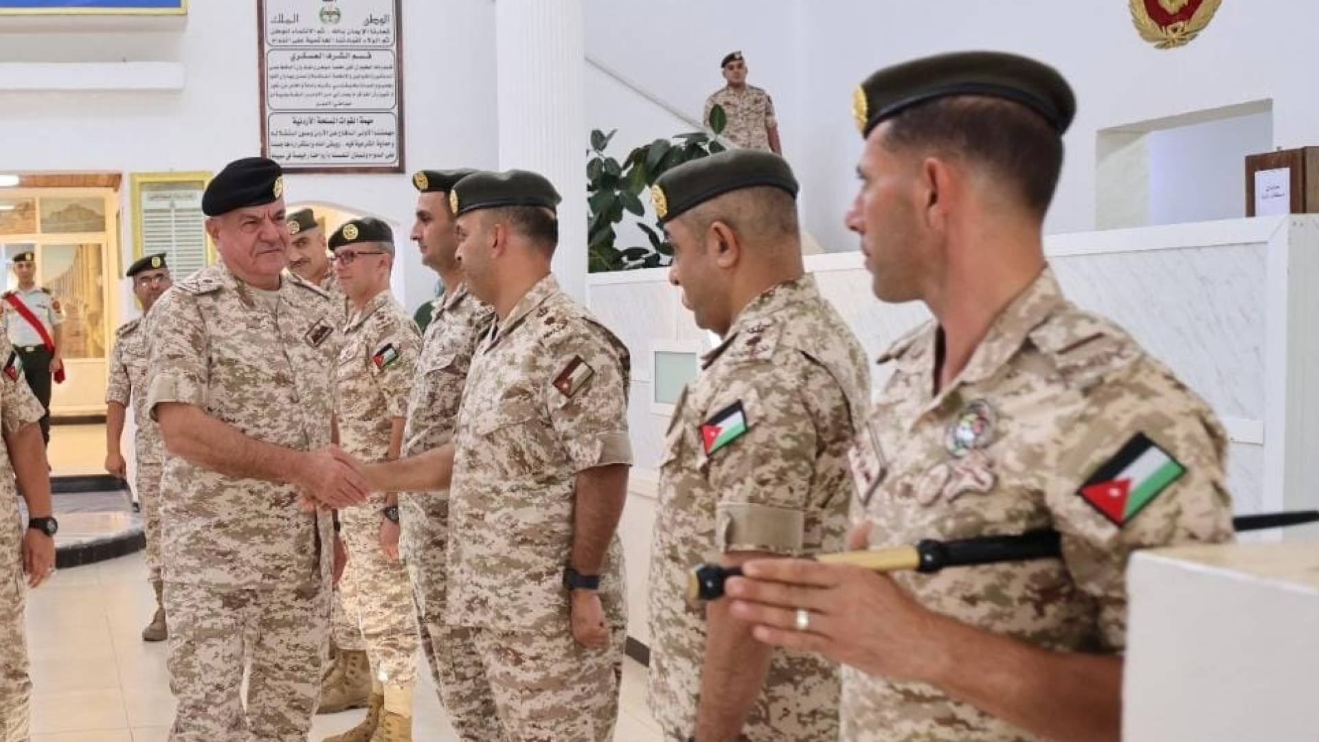 رئيس هيئة الأركان المشتركة يزور مديرية سلاح الصيانة الملكي