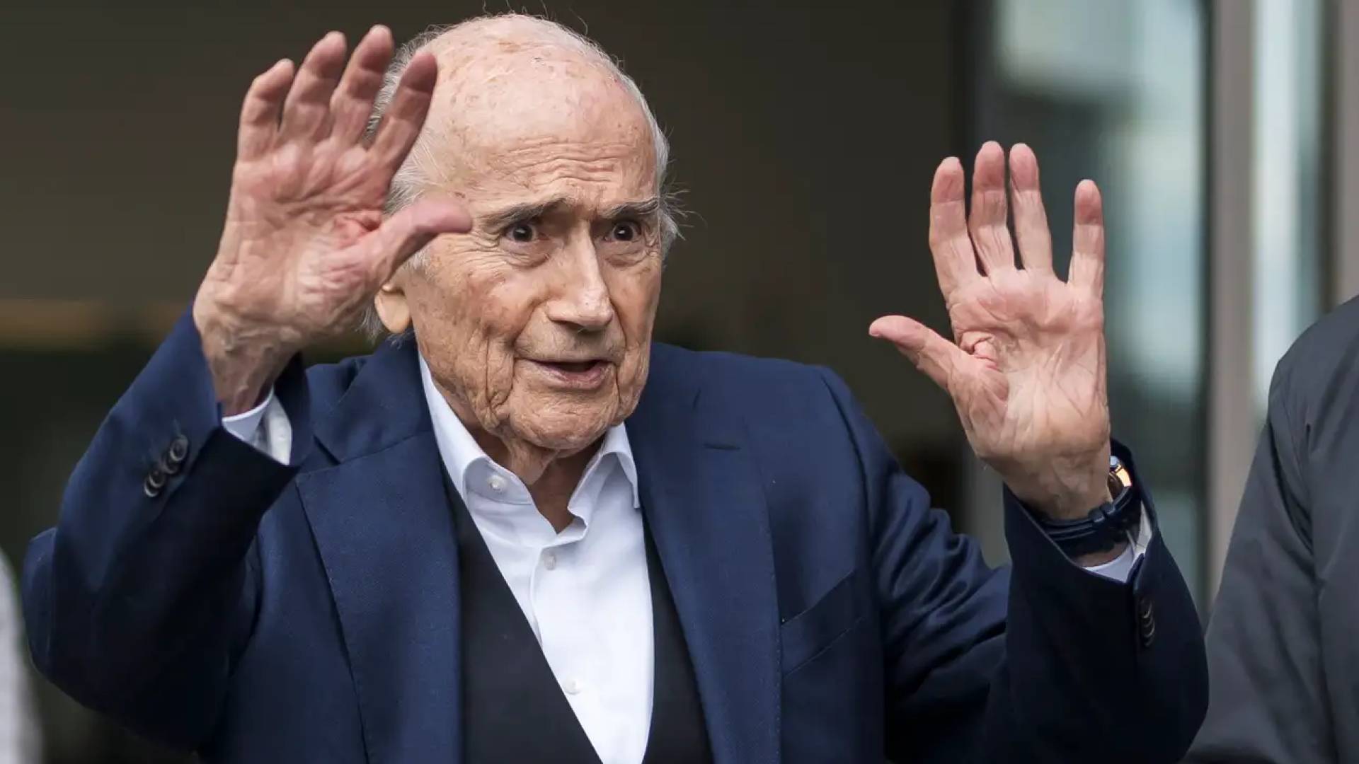 الرئيس السابق للاتحاد الدولي (فيفا) السويسري جوزيف سيب بلاتر