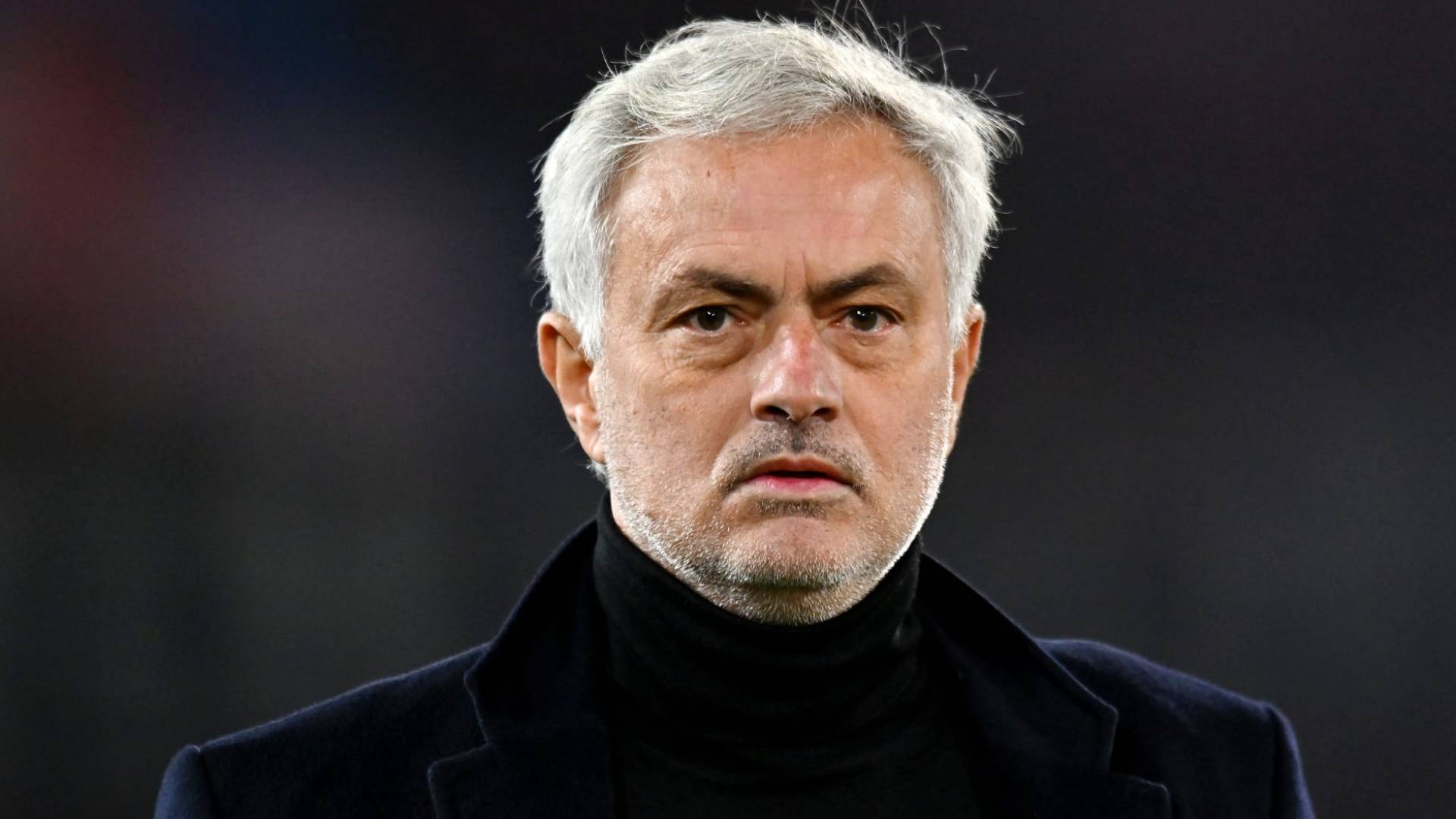 المدرب البرتغالي الأسطوري جوزيه مورينيو