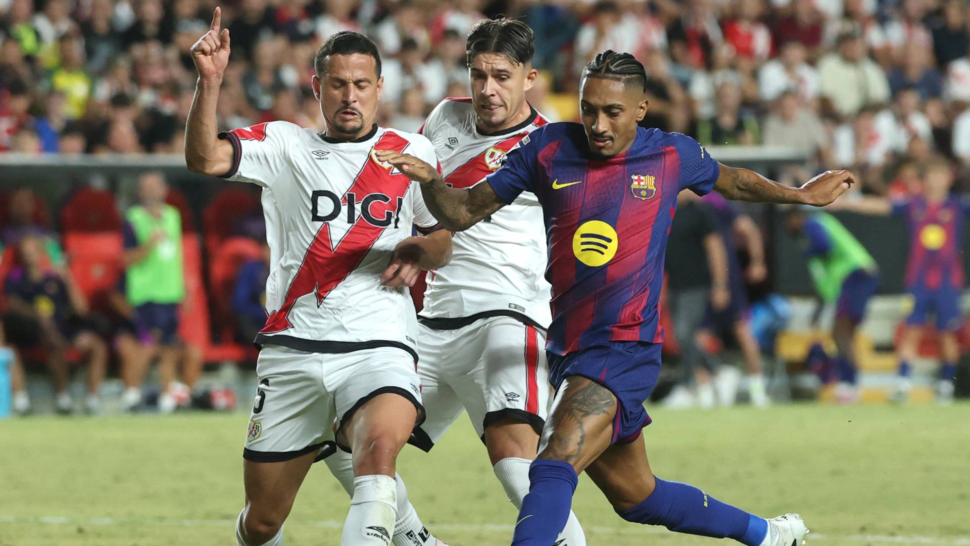 رايو فايكانو يفرض التعادل على برشلونة بهدف لمثله في الجولة الثالثة من الدوري الإسباني