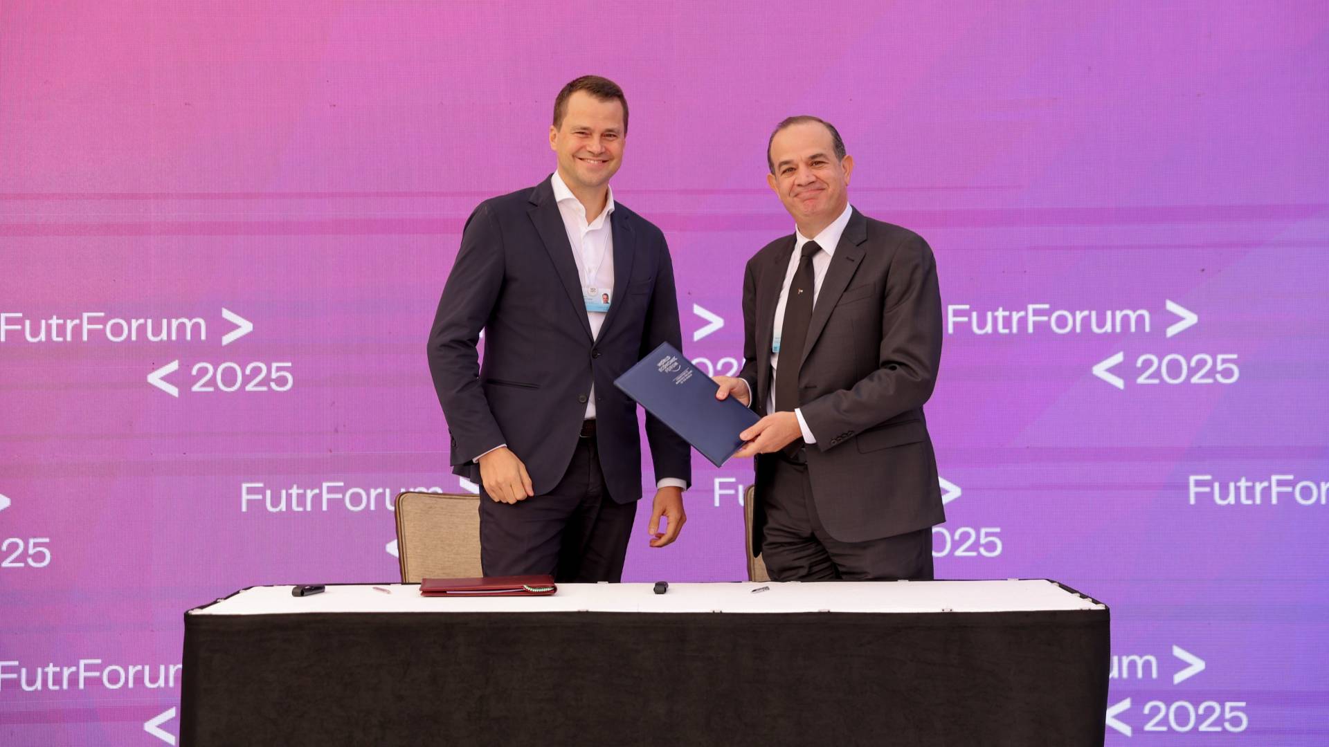 اتفاقية "منصة الأردن للمعرفة المستقبلية"