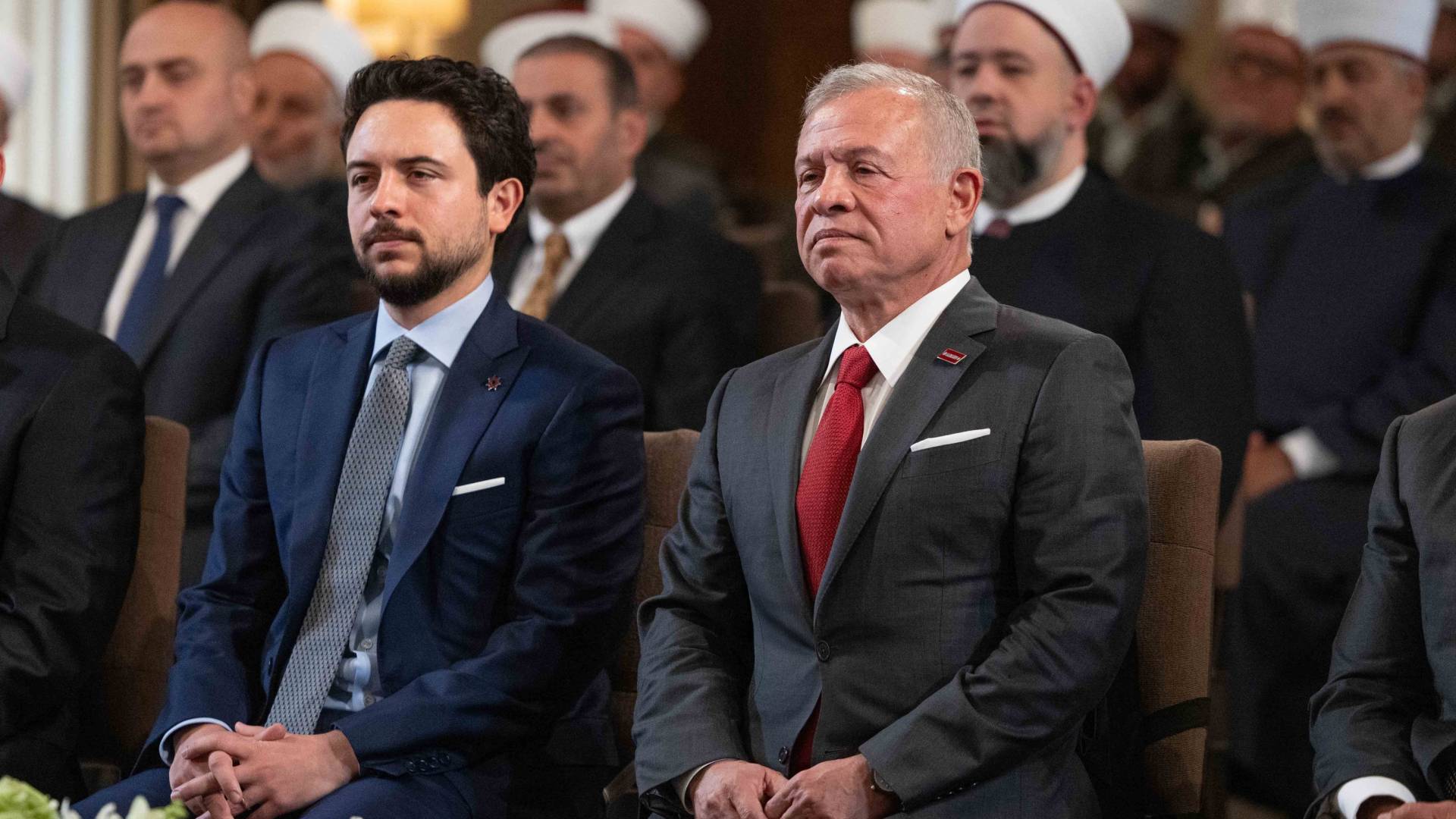 جلالة الملك عبدالله الثاني يرافقه سمو الأمير الحسين بن عبدالله الثاني، ولي العهد