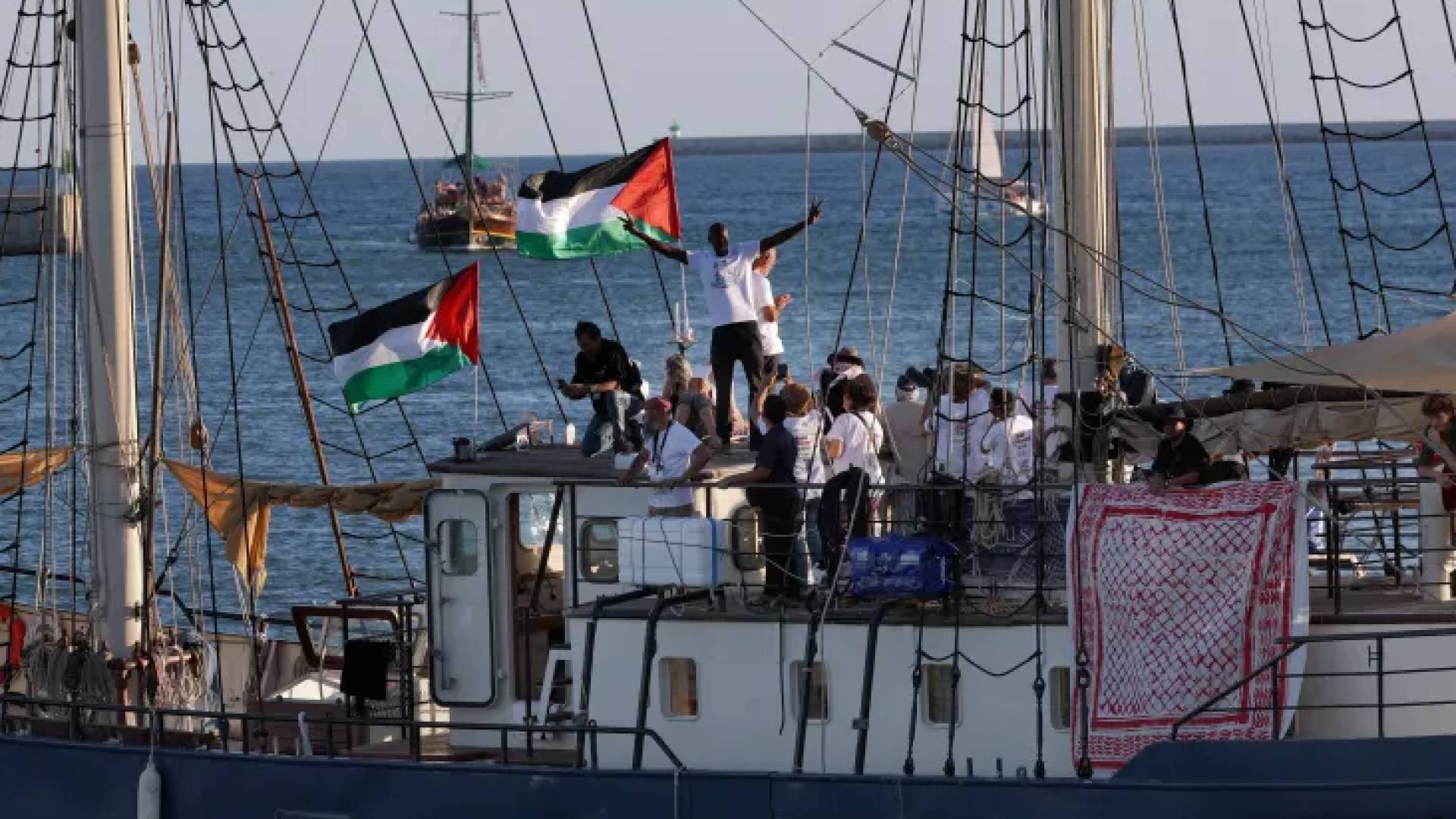 "أسطول الصمود"