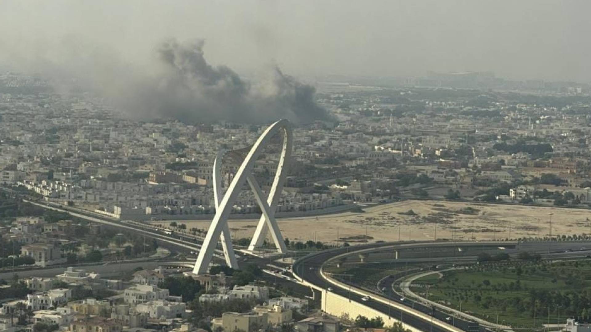 دوي انفجارات وتصاعد الدخان في العاصمة القطرية الدوحة