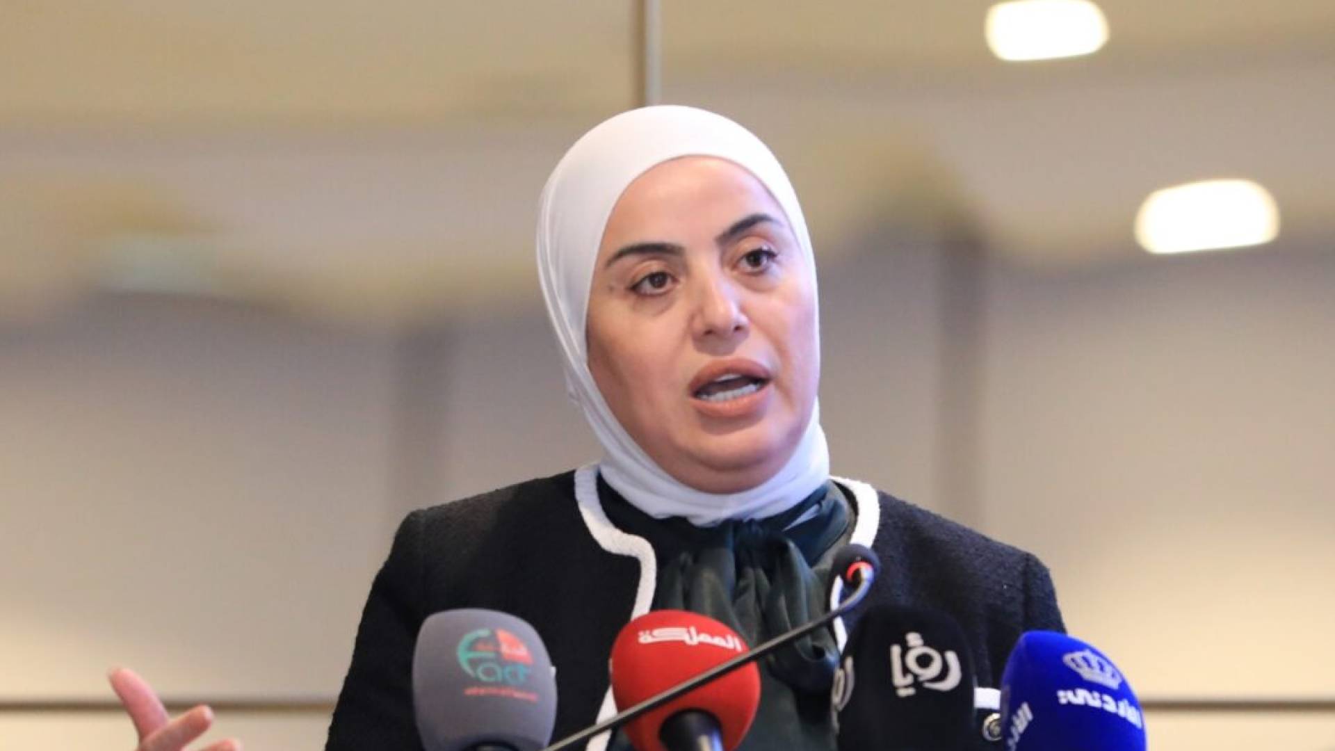 وزيرة التنمية الاجتماعية وفاء بني مصطفى