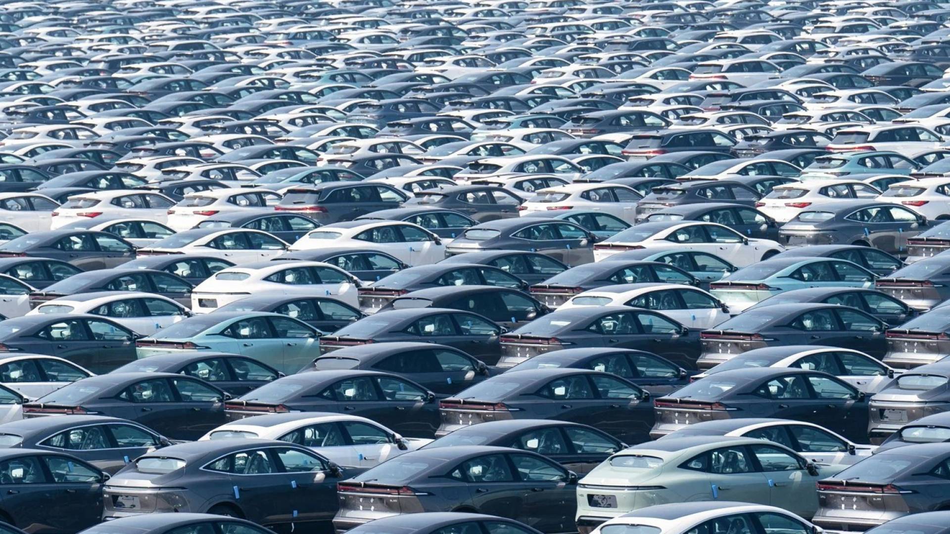 استيراد السيارات