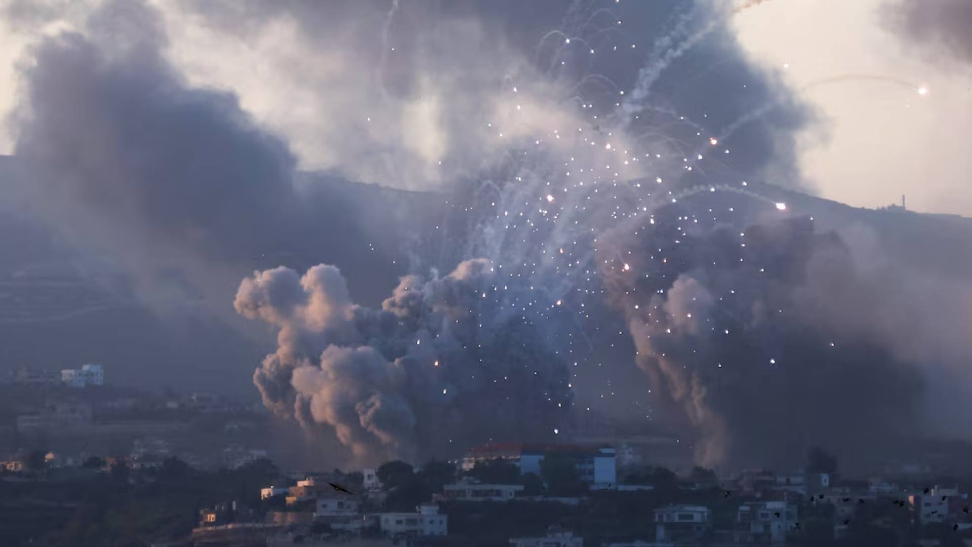 قوات الاحتلال تستهدف جنوب لبنان