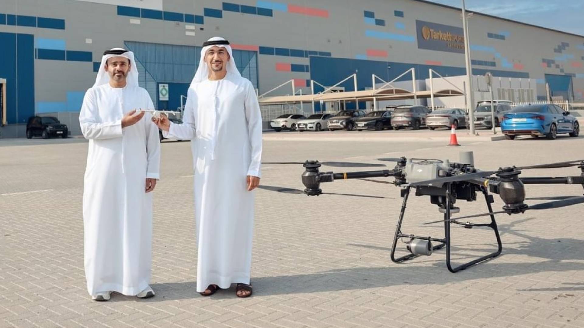 توصيل الطرود باستخدام طائرات "درون" في أبوظبي