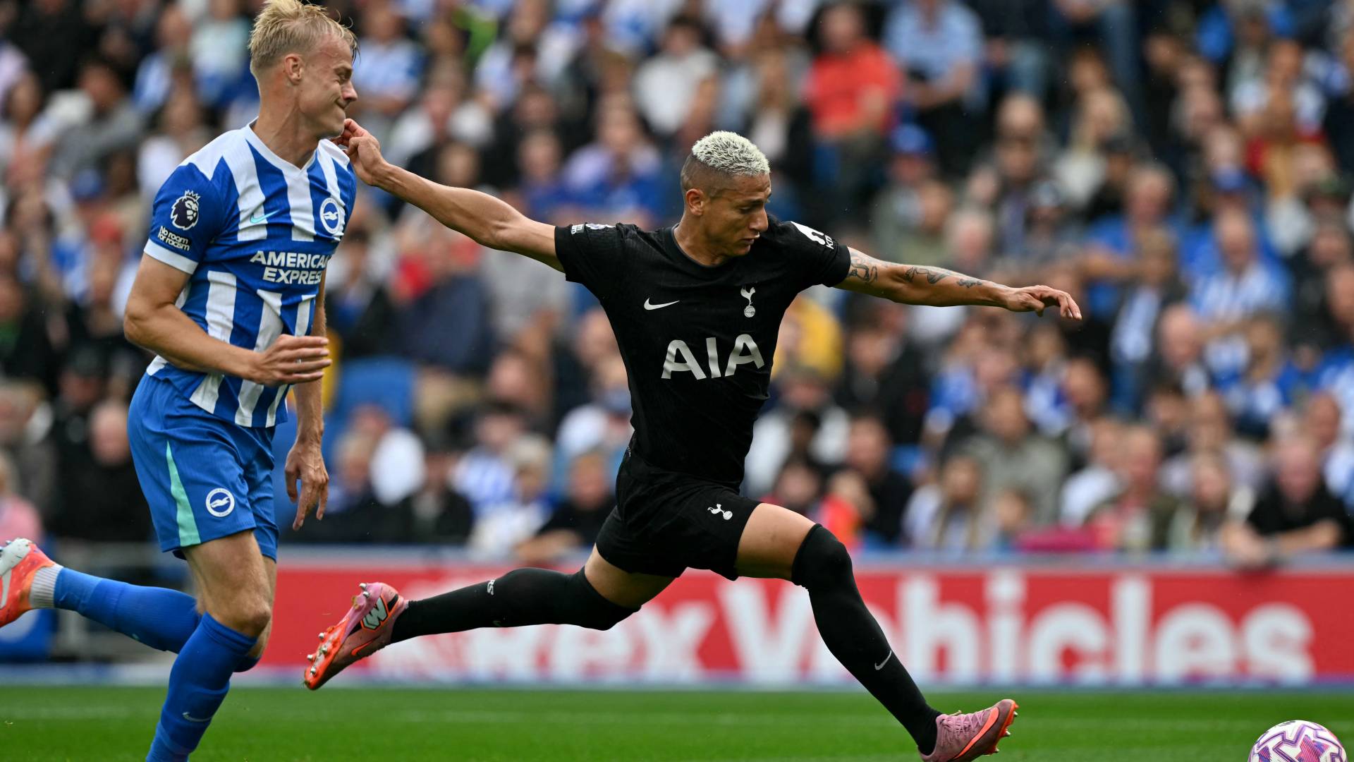 الدولي البرازيلي ريتشارليسون من المباراة