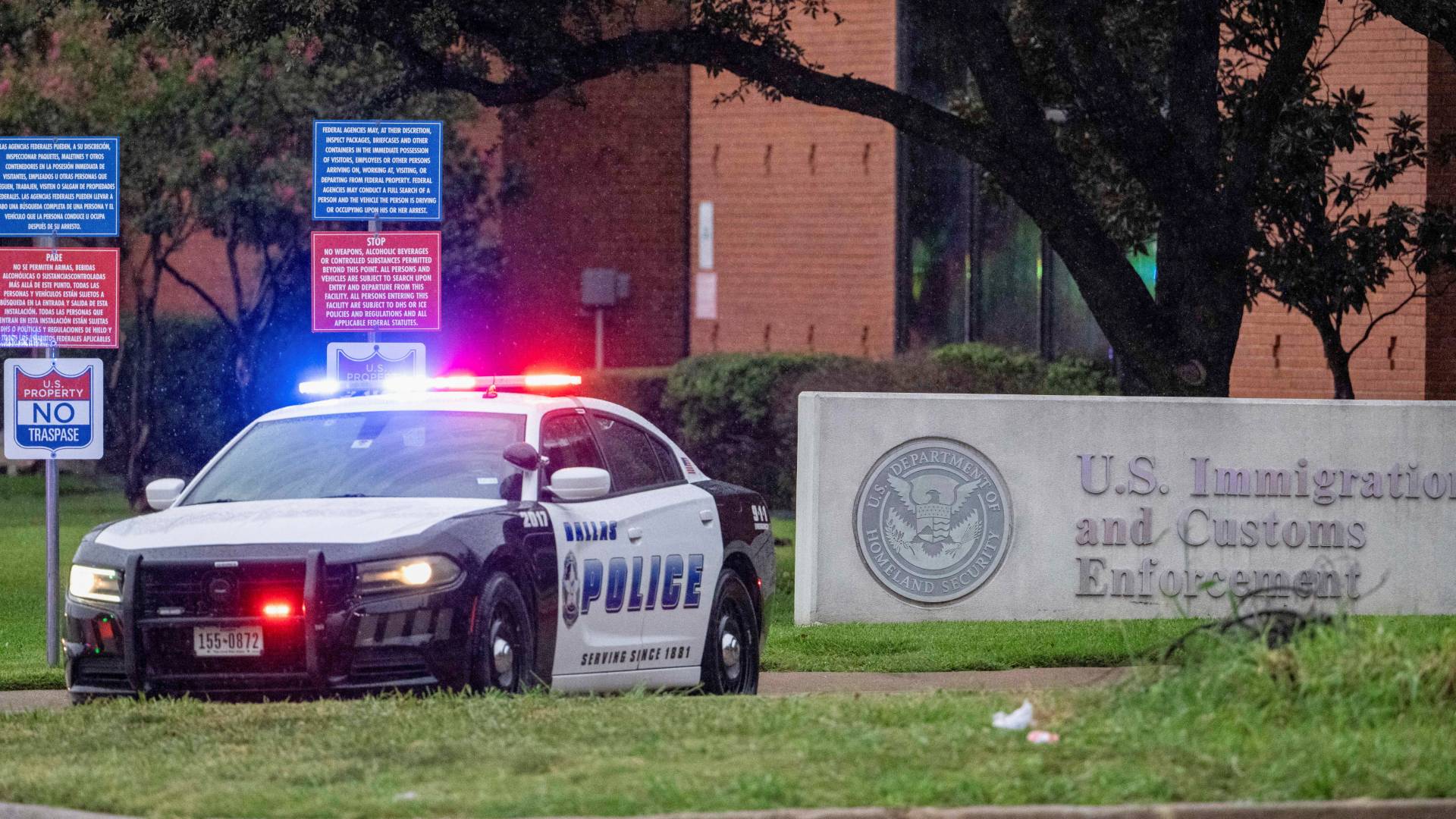 مكتب التحقيقات الفيدرالي يكشف تفاصيل الهجوم على إدارة الهجرة بدالاس: مطلق النار يترك "رسالة رعب"