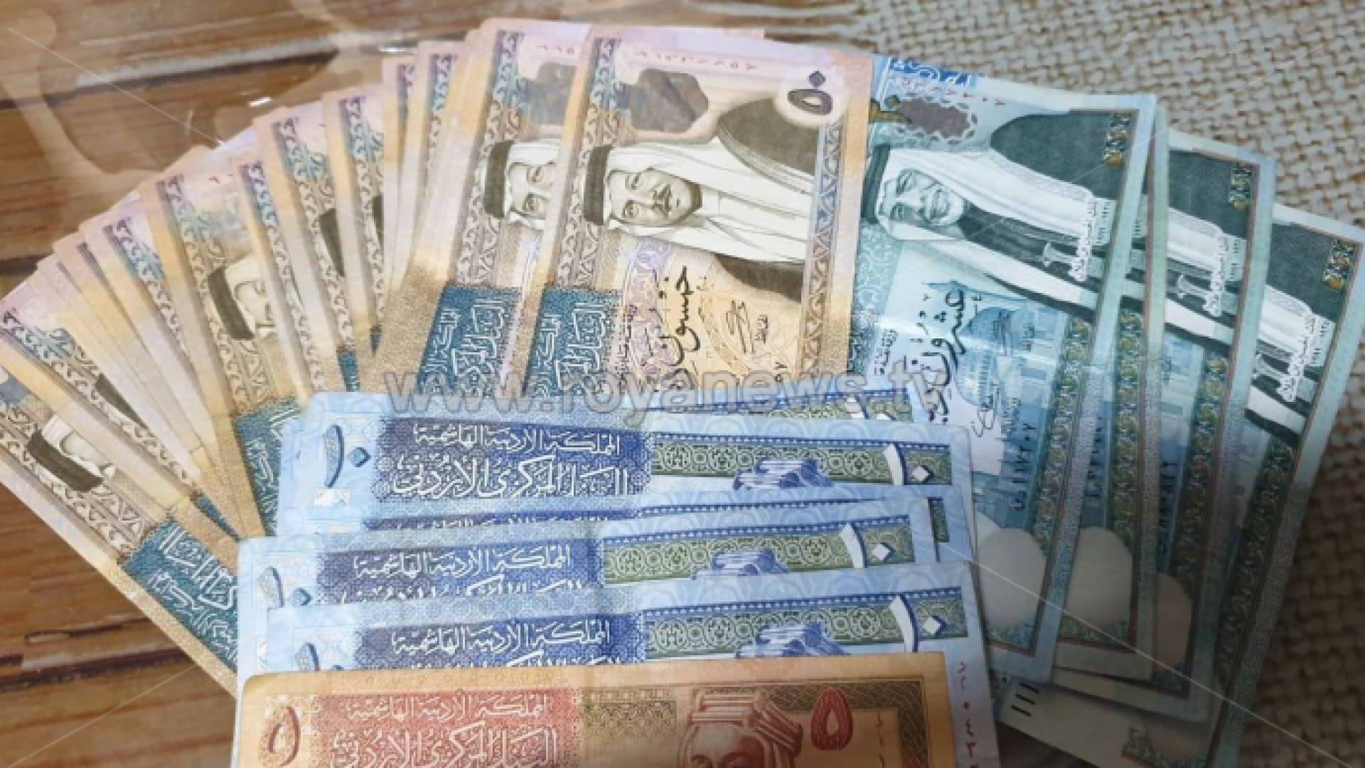 أموال اردنية