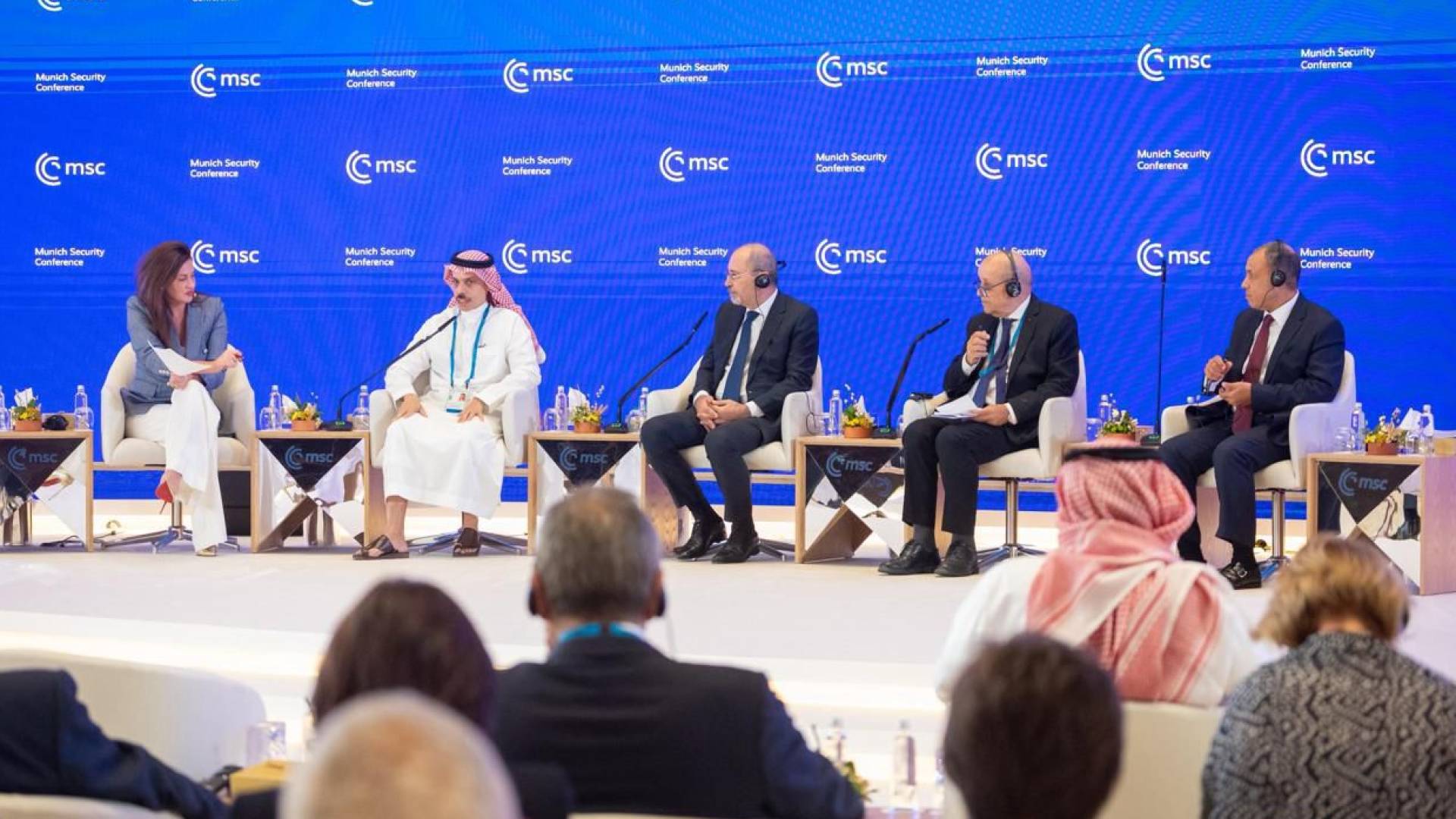 الجلسة الافتتاحية لاجتماع قادة ميونخ بعنوان "السعي نحو أرضية مشتركة: الشرق الأوسط في عالم متعدد الأقطاب"