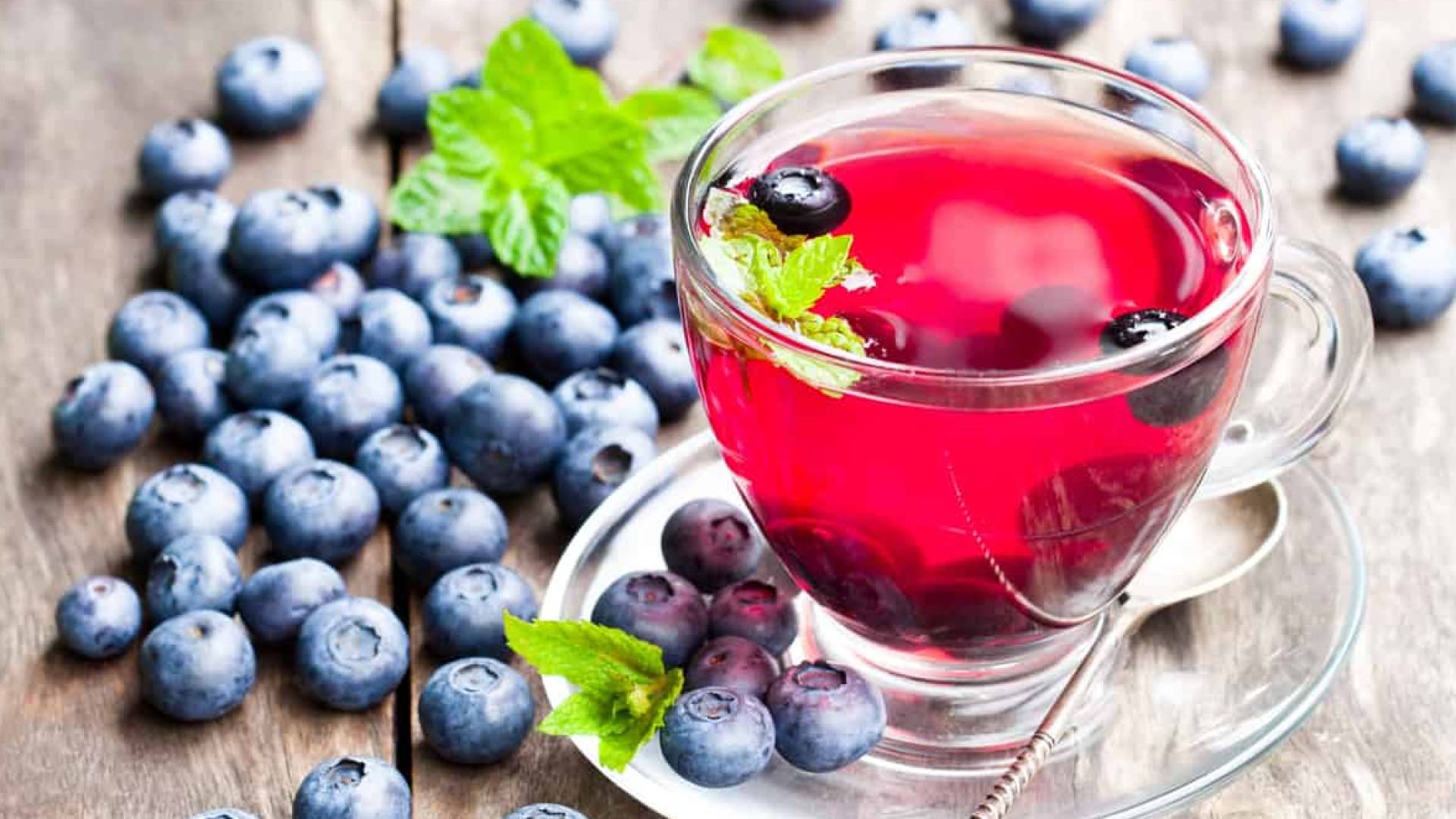 التوت والشاي