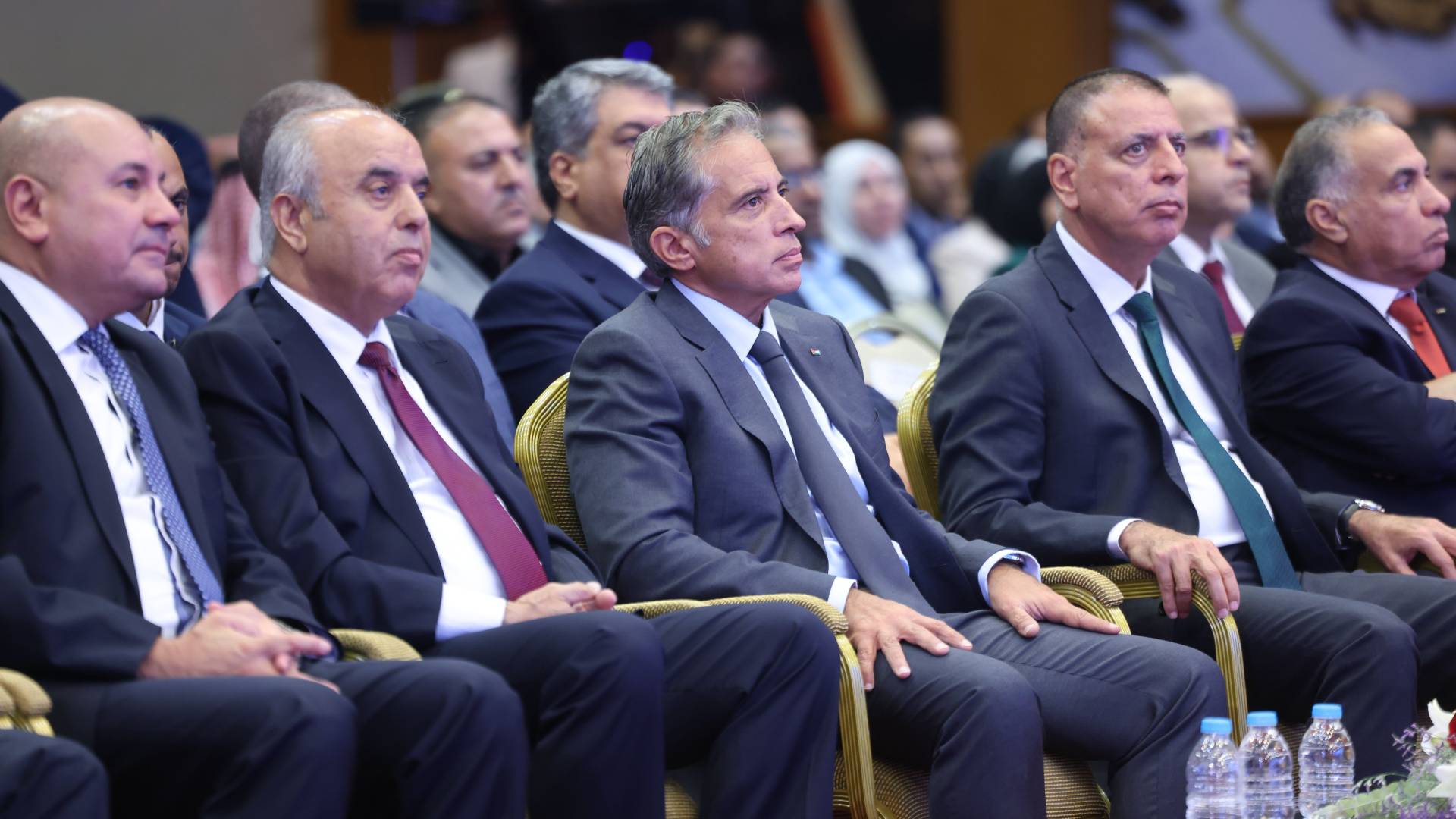 رئيس الوزراء يرعى حفل التكريم السنوي للمعلمين بمناسبة يوم المعلم العالمي