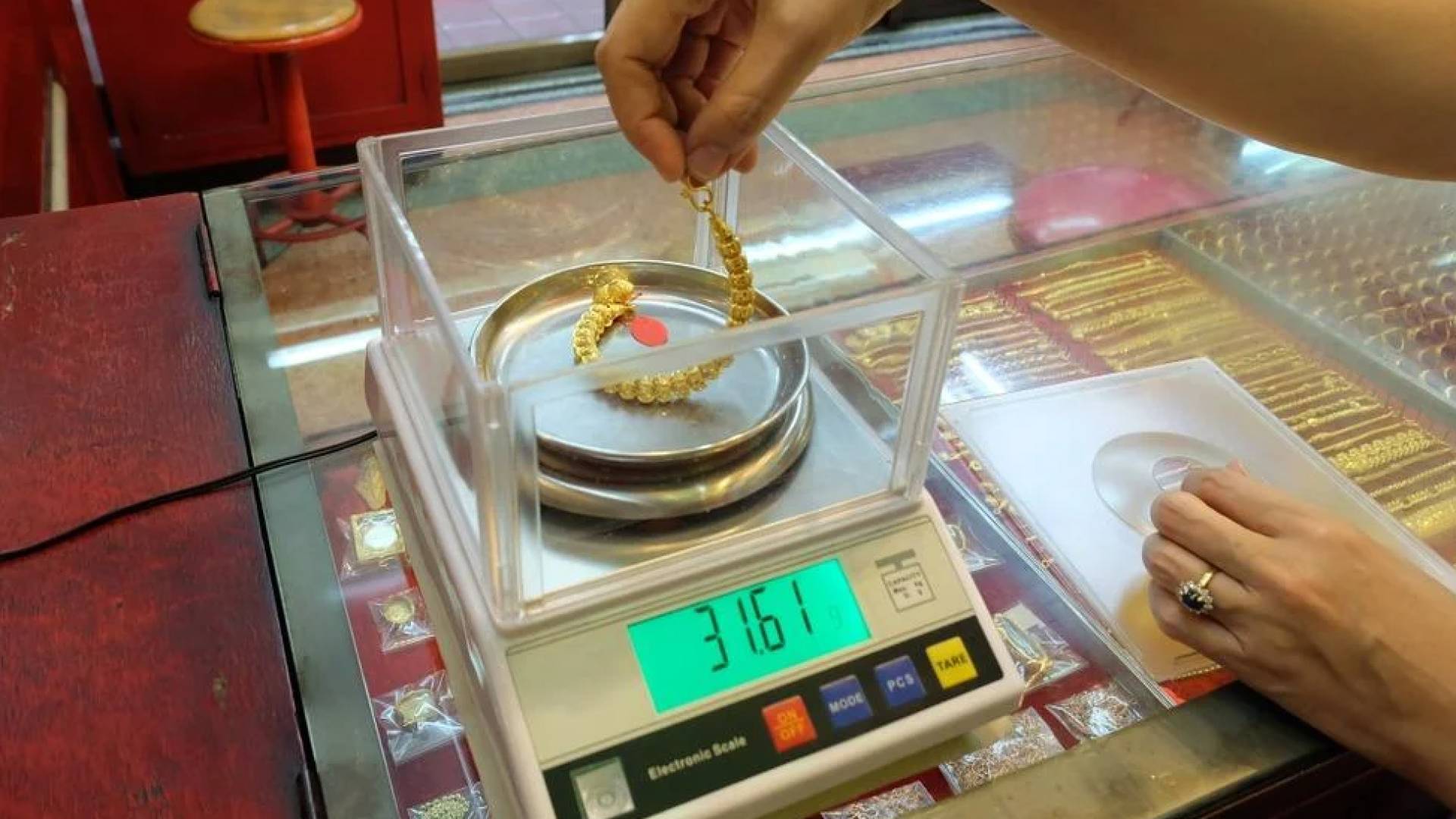 مجوهرات ذهبية