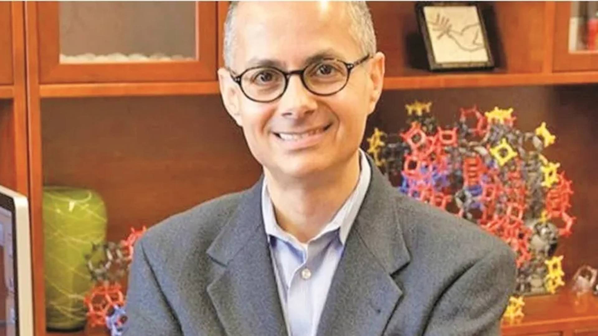 الأستاذ الدكتور عمر ياغي