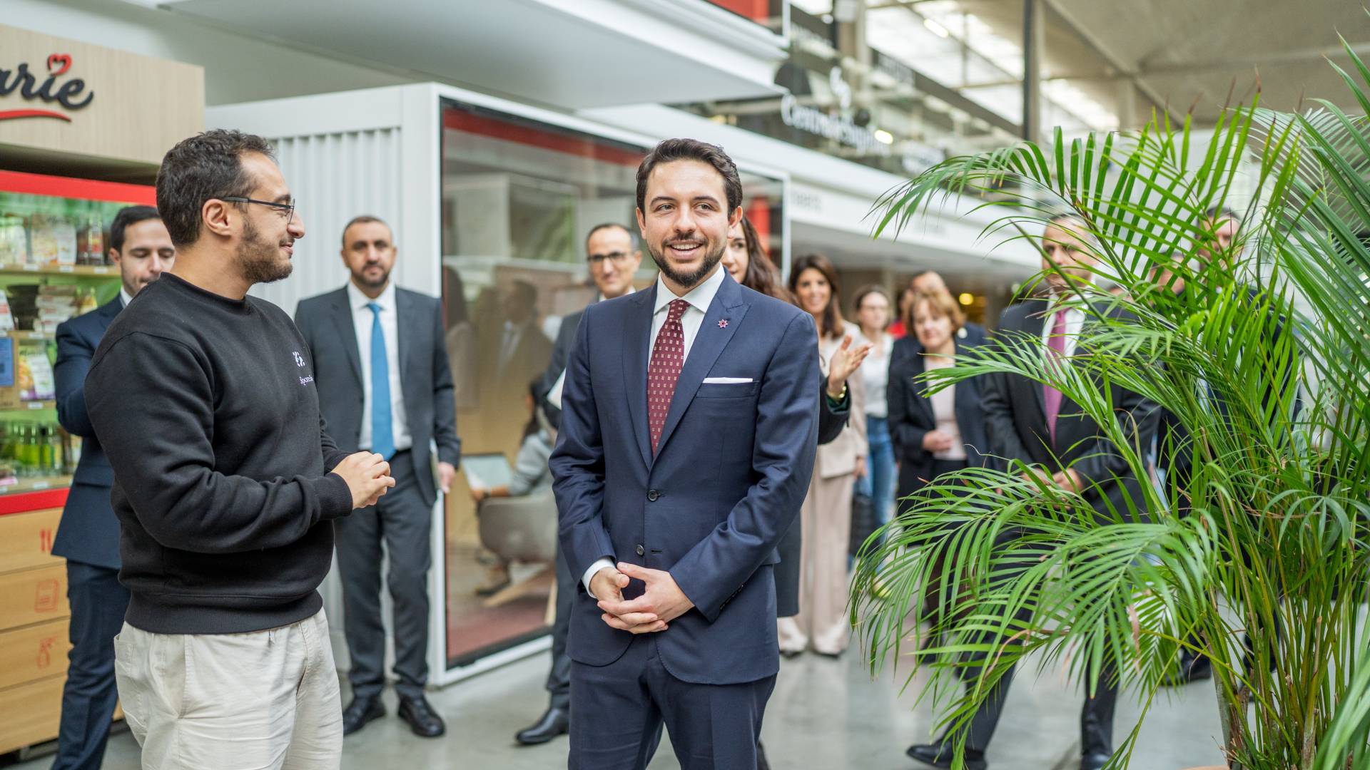 ولي العهد يبحث فرص التعاون مع مجمع الشركات الناشئة "ستيشن إف" في باريس