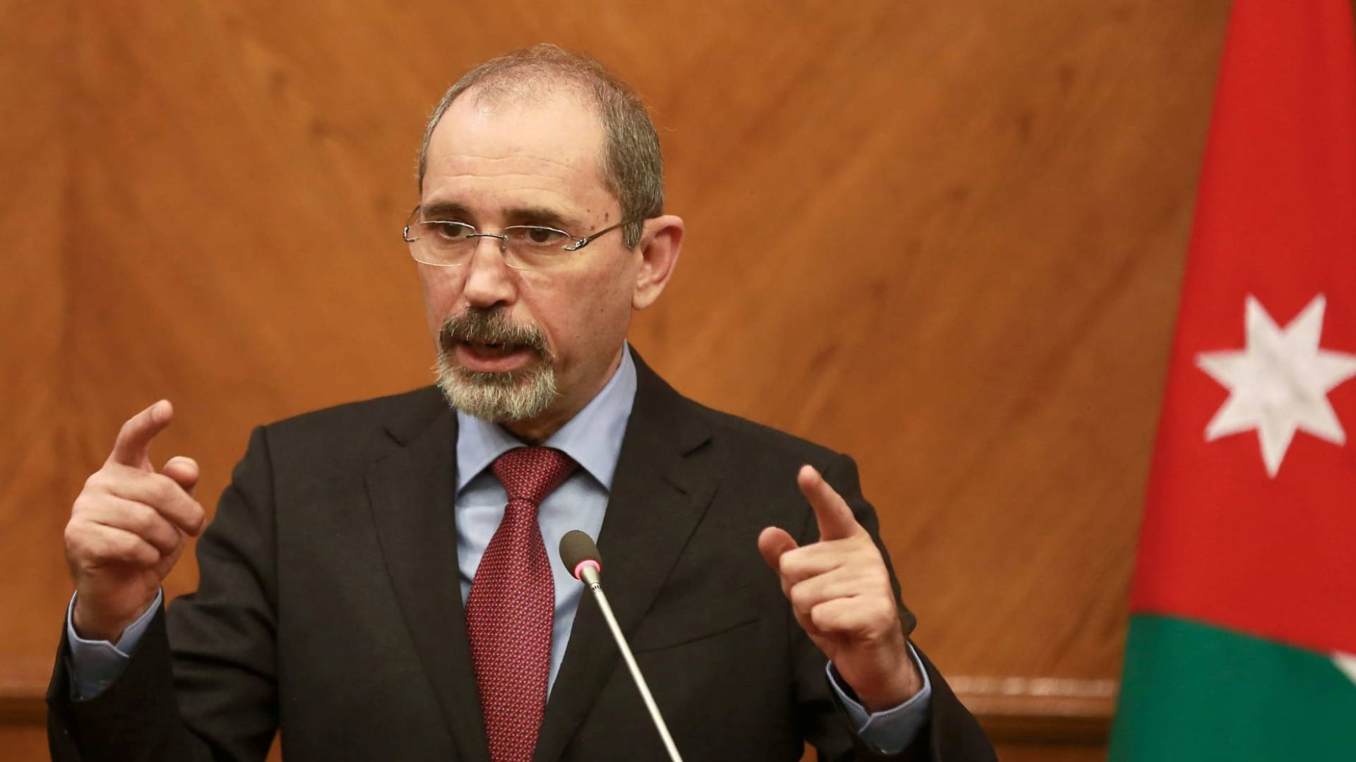 الصفدي يجري مباحثات مع الجزائر وباكستان وعمان وموريتانيا لتوحيد جهود وقف العدوان على غزة