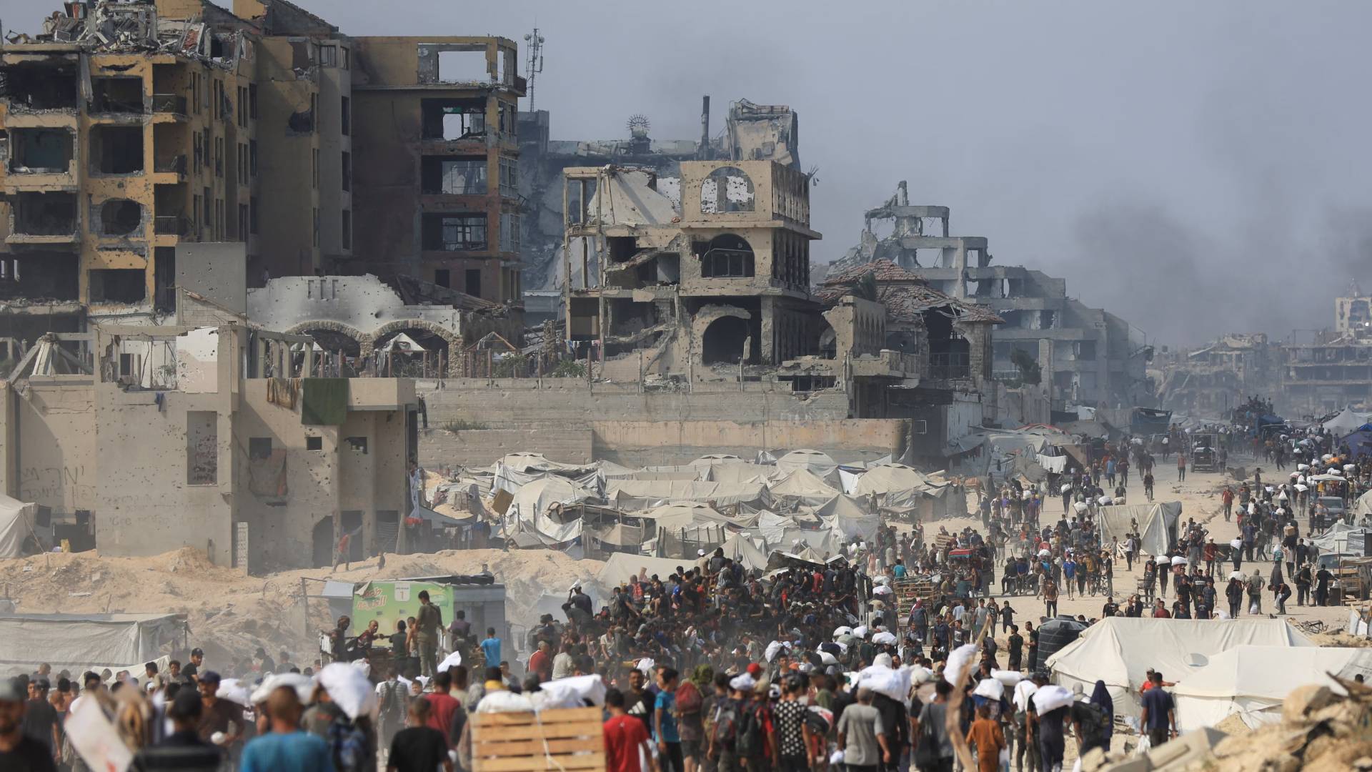 دمار ونزوح جراء العدوان على غزة