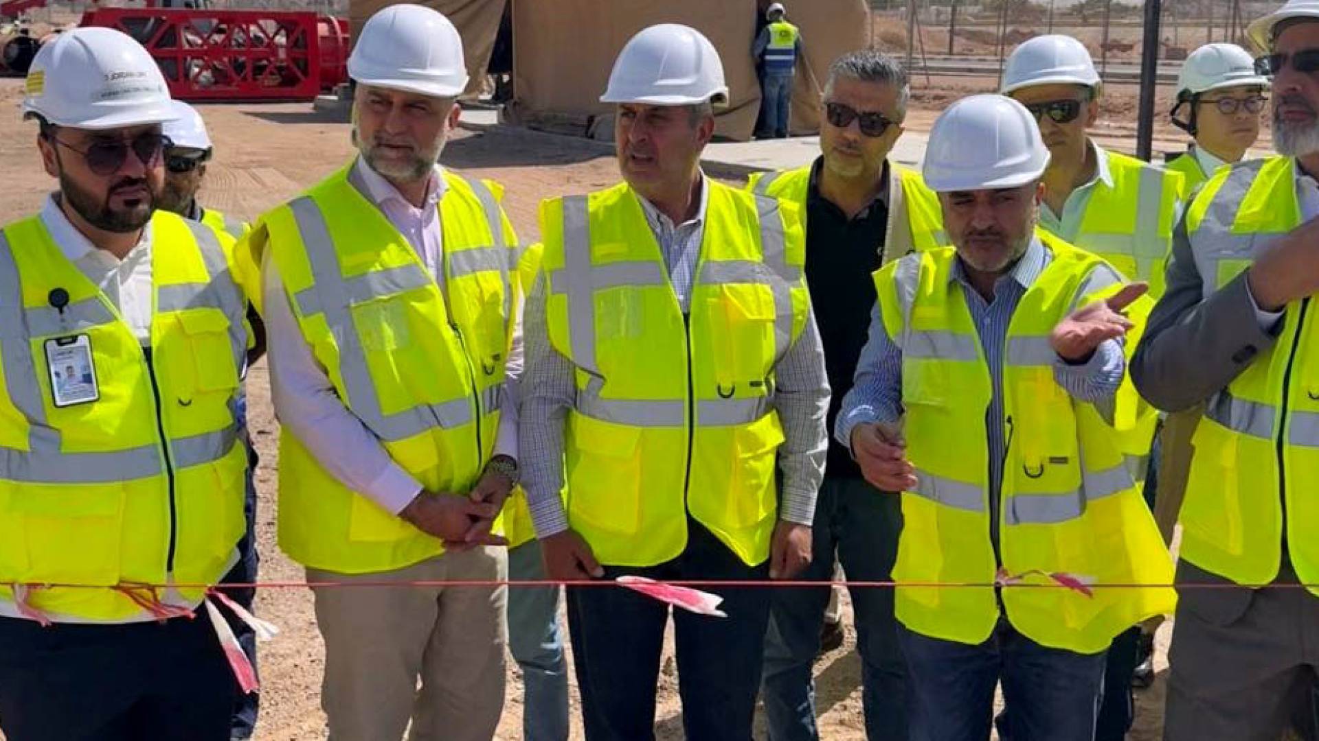 جانب من جولة وزير الطاقة والثروة المعدنية، الدكتور صالح الخرابشة التفقدية