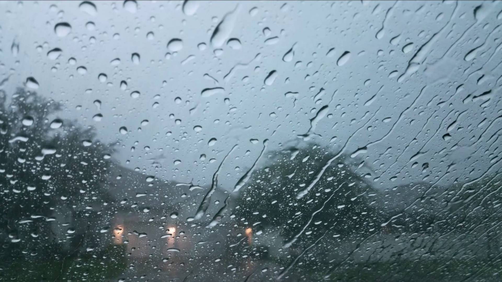 زخات من الأمطار