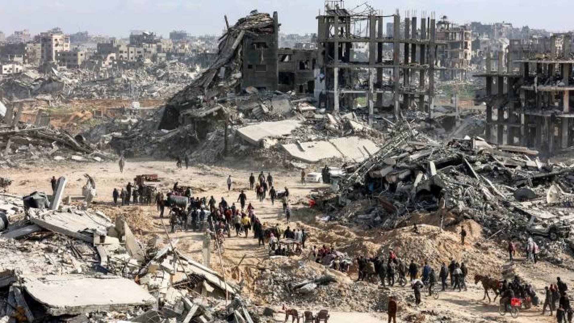 "متفائلون بحذر".. قطر تكشف عن بدء "المناقشات الصعبة" حول مستقبل غزة