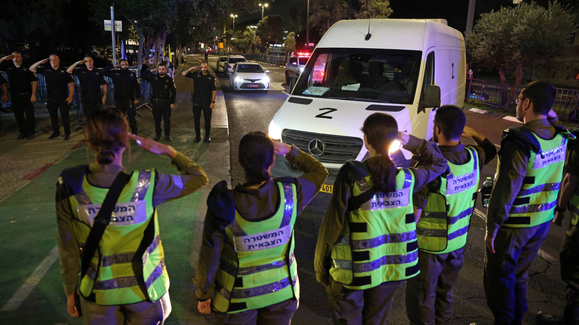 تسليم جثث محجزين