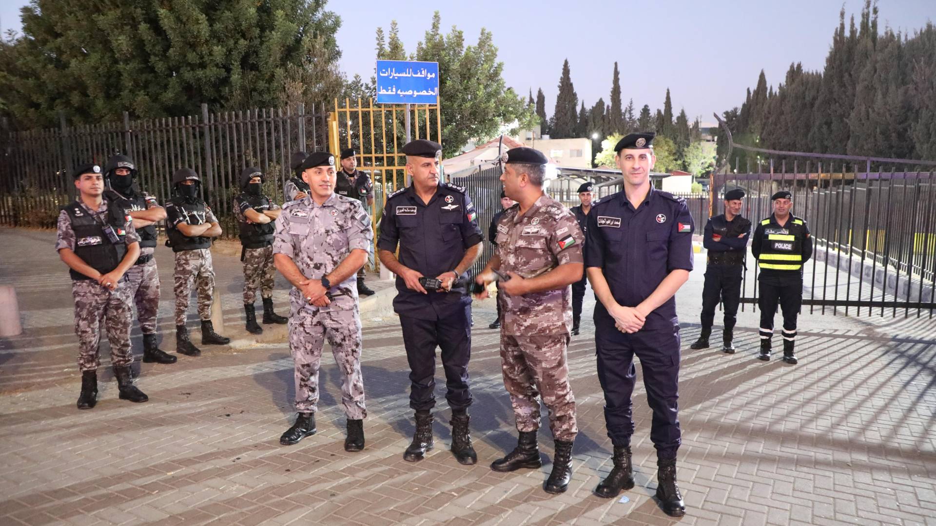 الأجهزة الأمنية في الجامعة الأردنية بعد المشاجرة