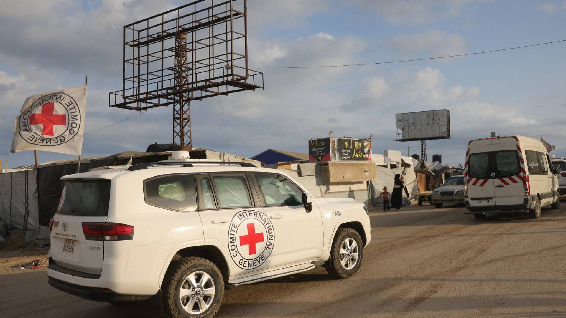 سيارات الصليب الاحمر