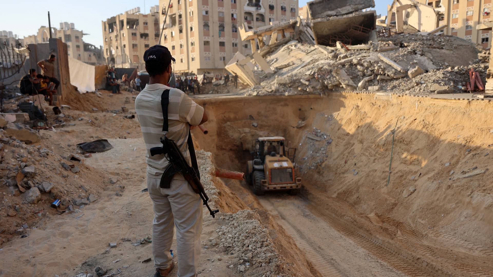 عمليات البحث عن جثث المحتجزين في قطاع غزة