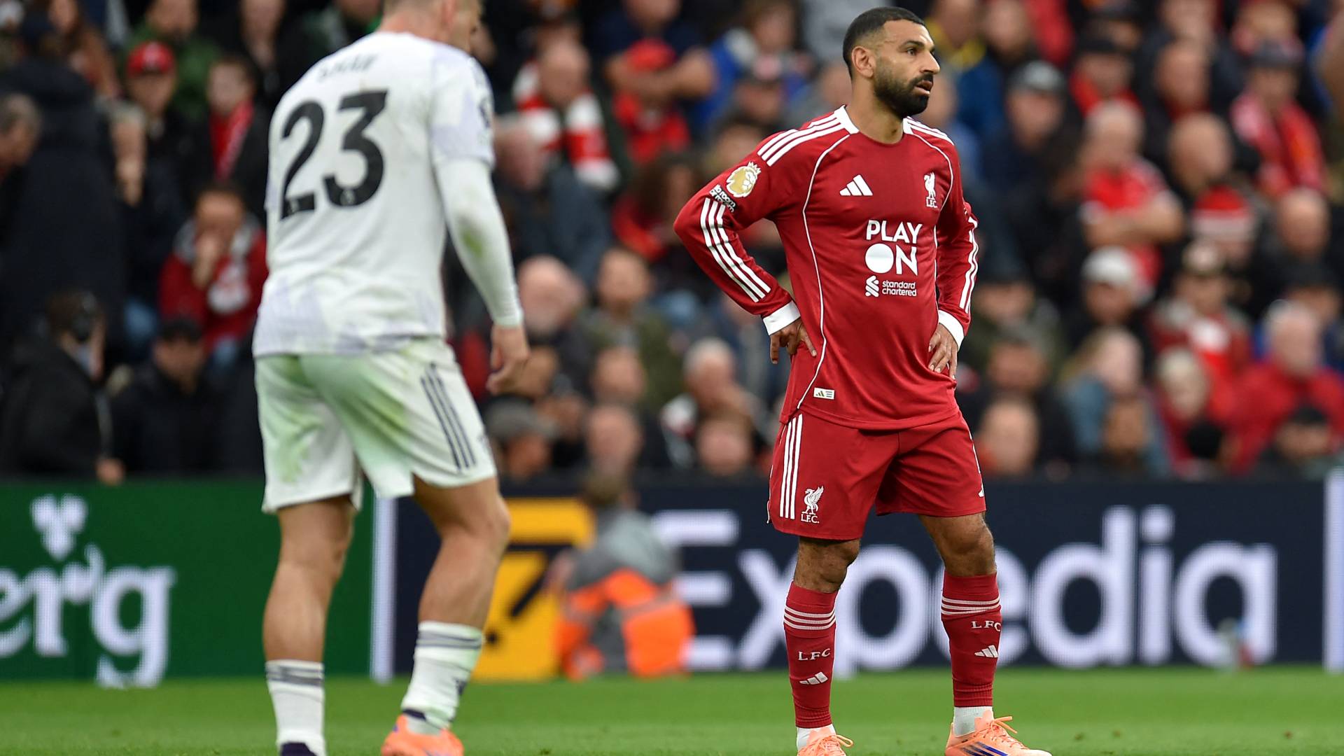 نجم ليفربول محمد صلاح يقم متأثراً بالهزيمة