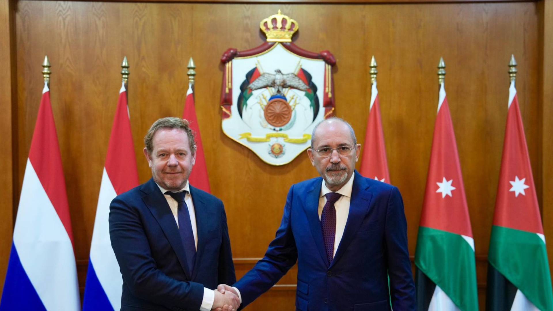 وزير الخارجية وشؤون المغتربين أيمن الصفدي، ونظيره الهولندي ديفيد فان فيل